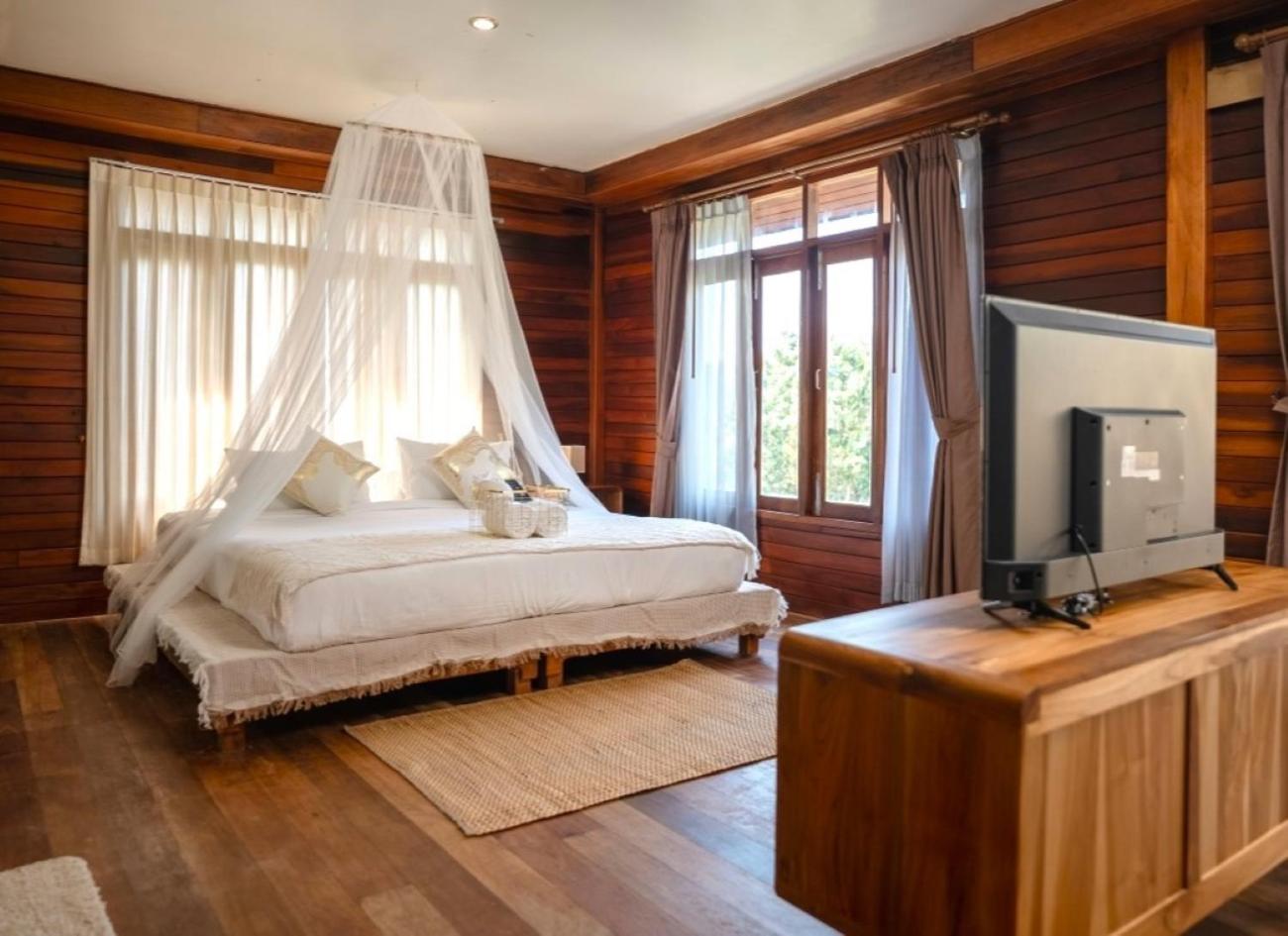 Wooden Chalet - Photo 1