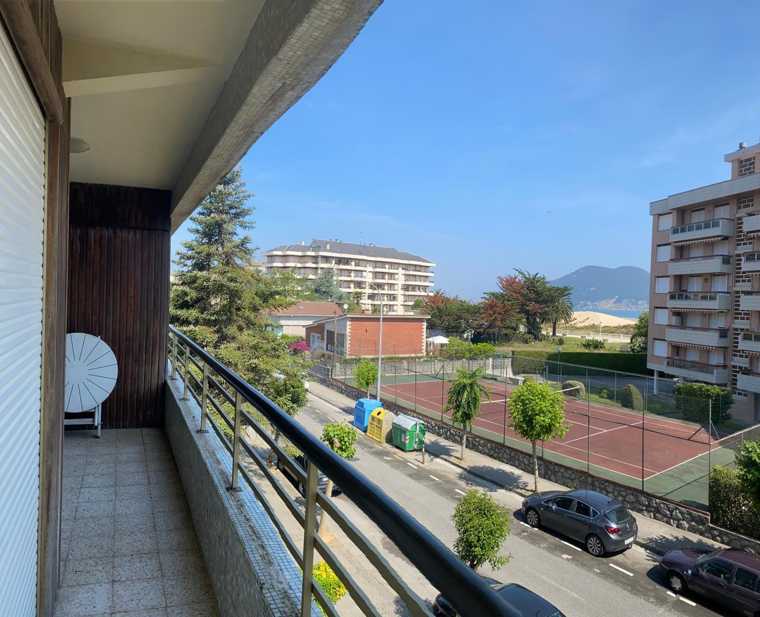 Three-Bedroom Apartment with Sea View photo 2