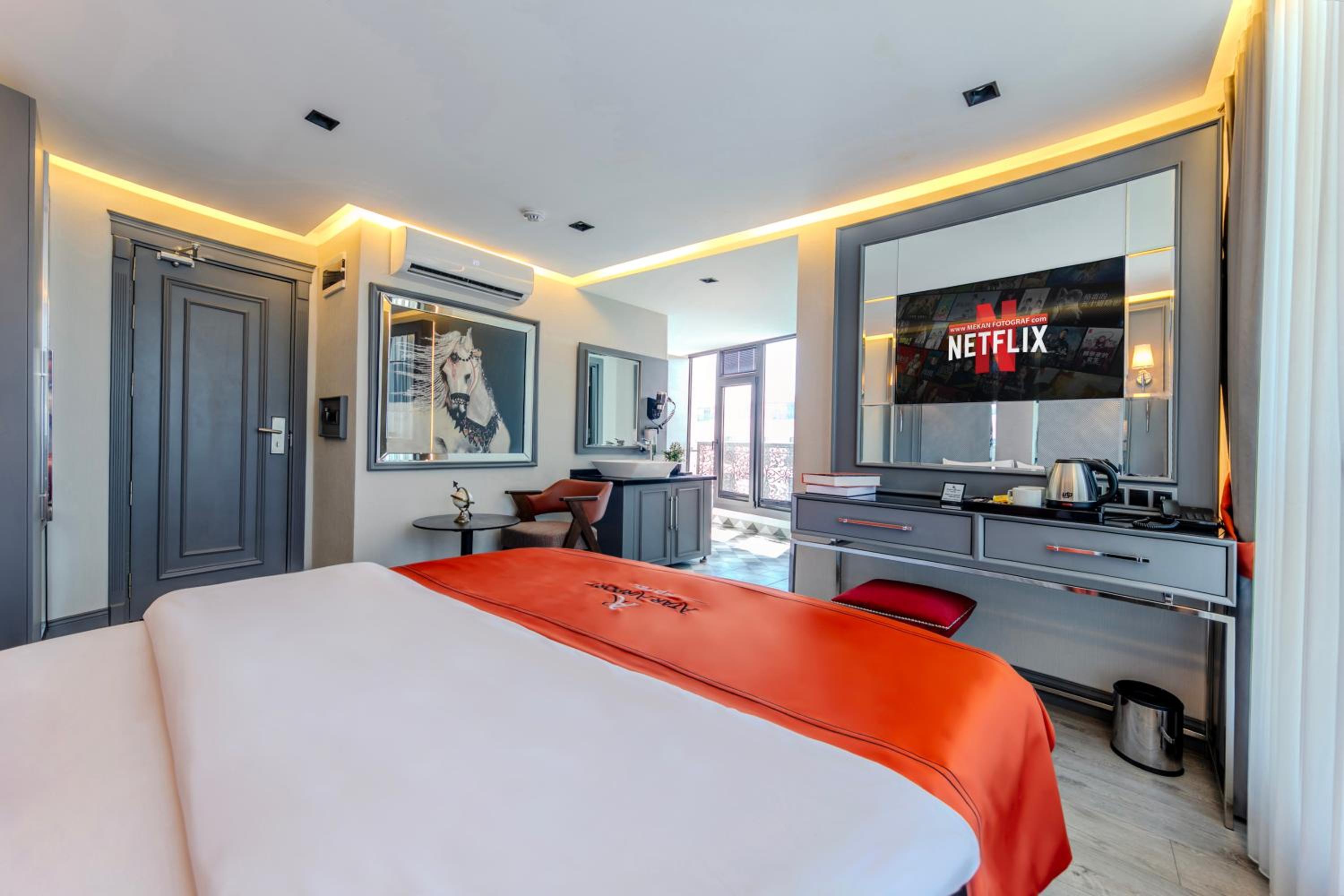 Queen Room with Spa Bath - Photo 17