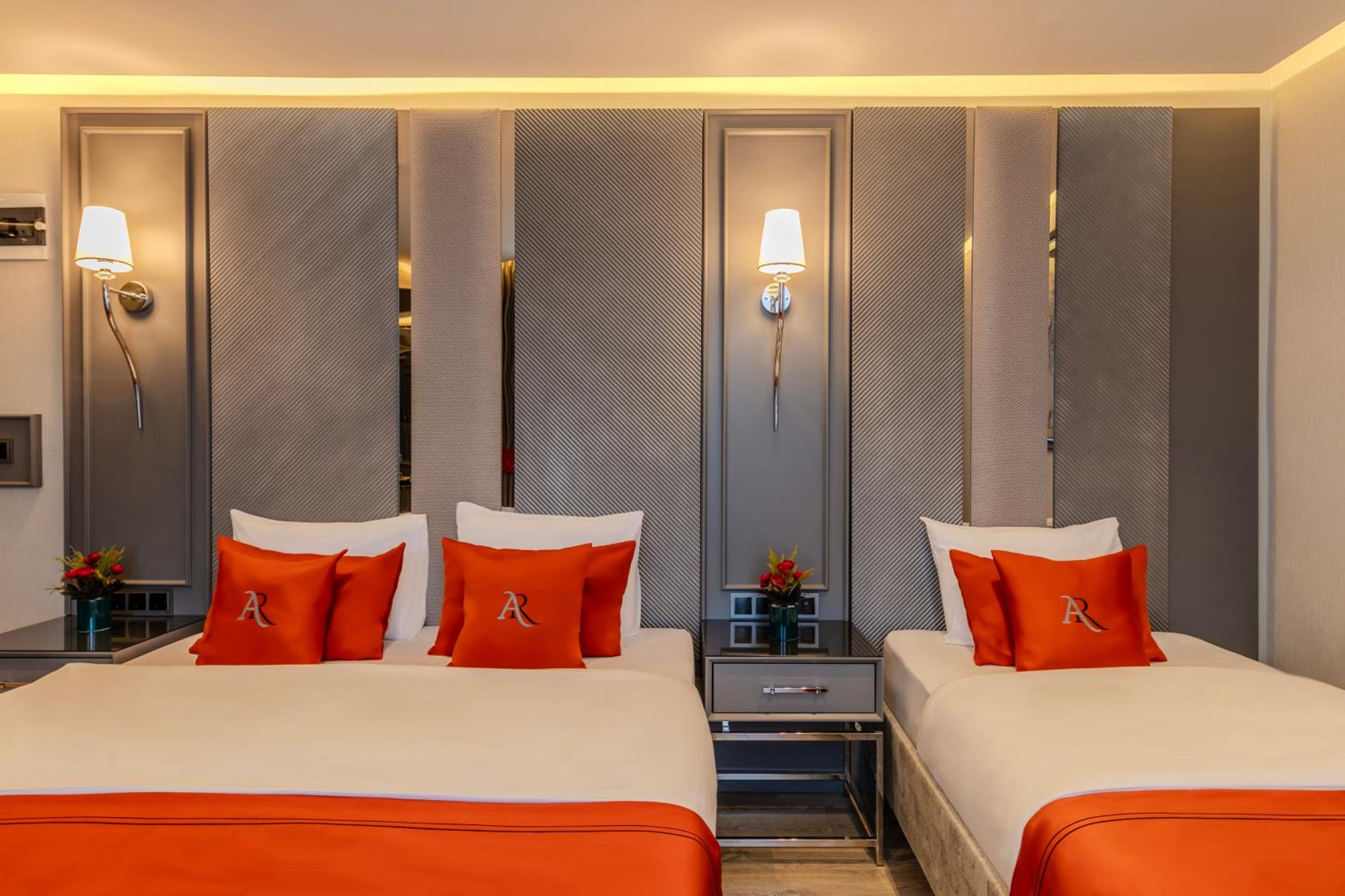 Deluxe Triple Room - Photo 13