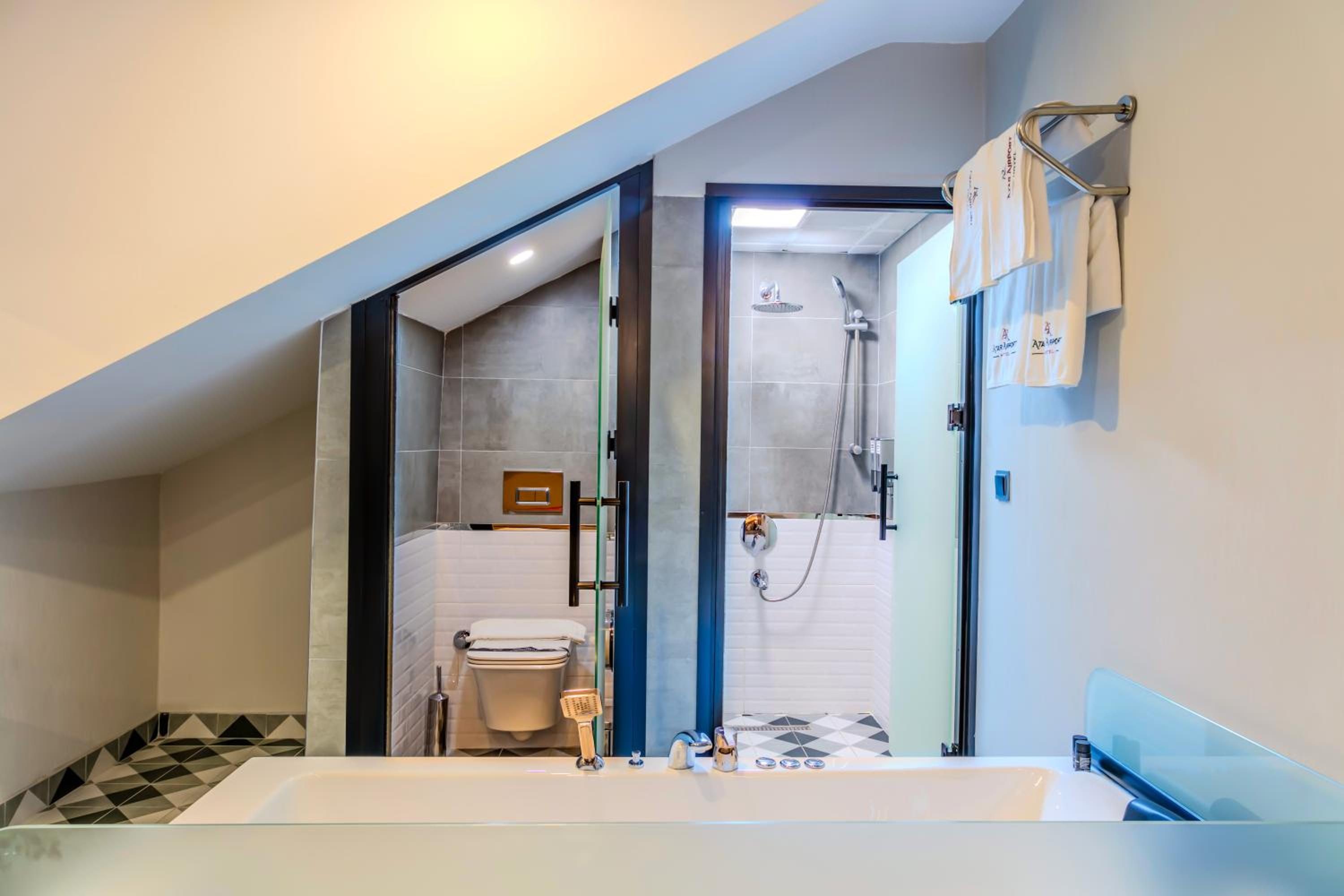 Queen Room with Spa Bath - Photo 3