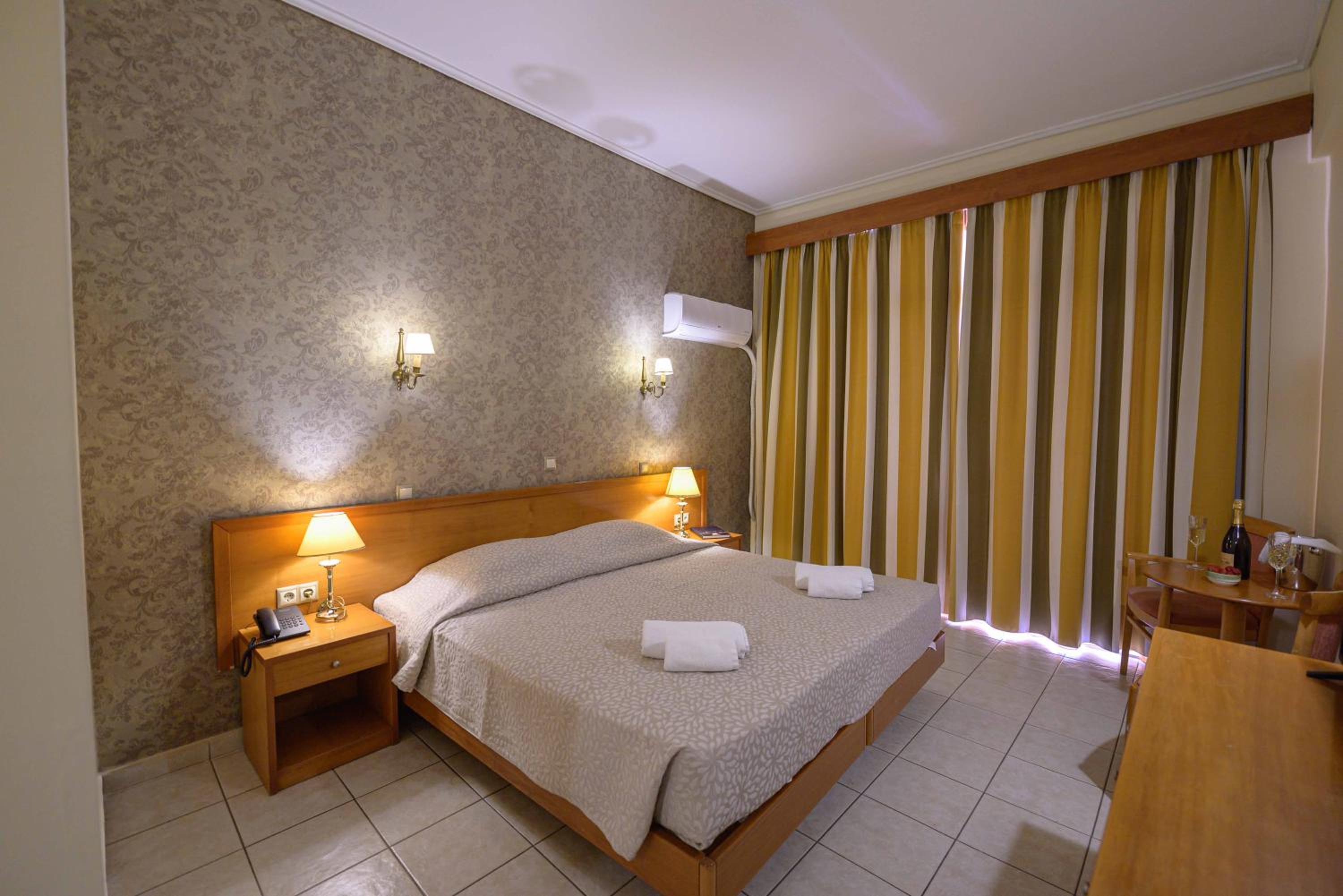 Standard Double or Twin Room - Photo 1