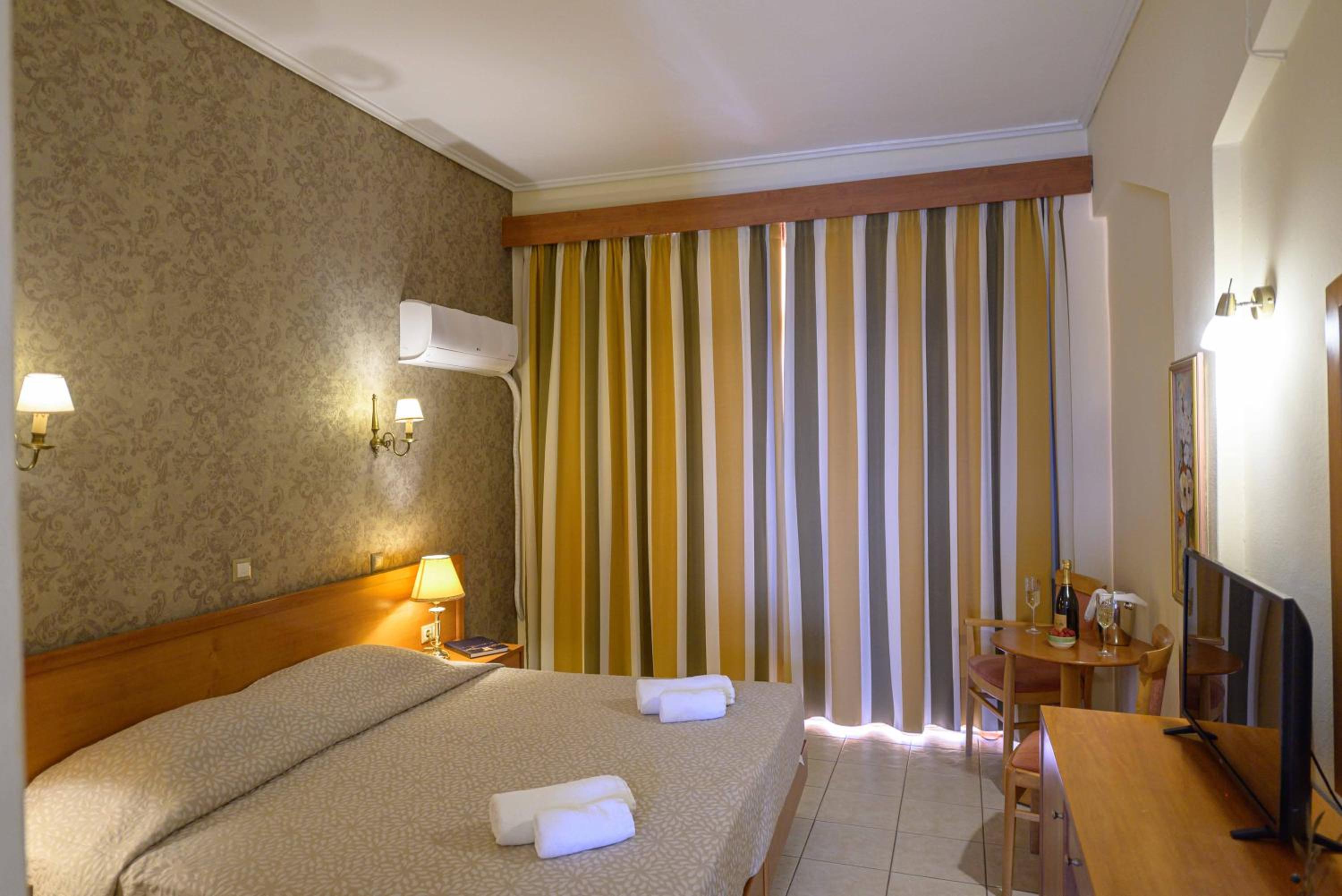 Standard Double or Twin Room - Photo 6
