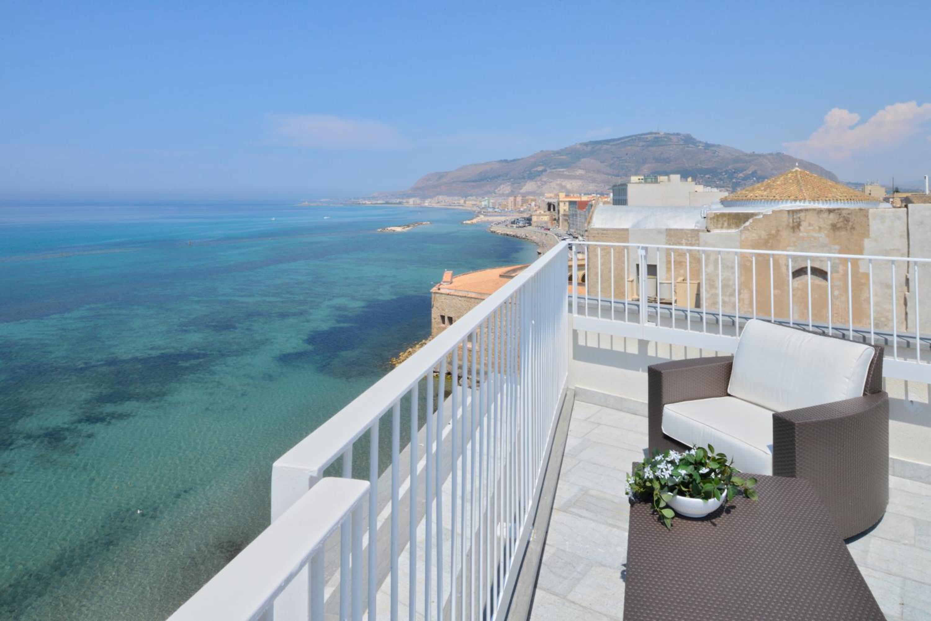 Studio with Terrace photo 2