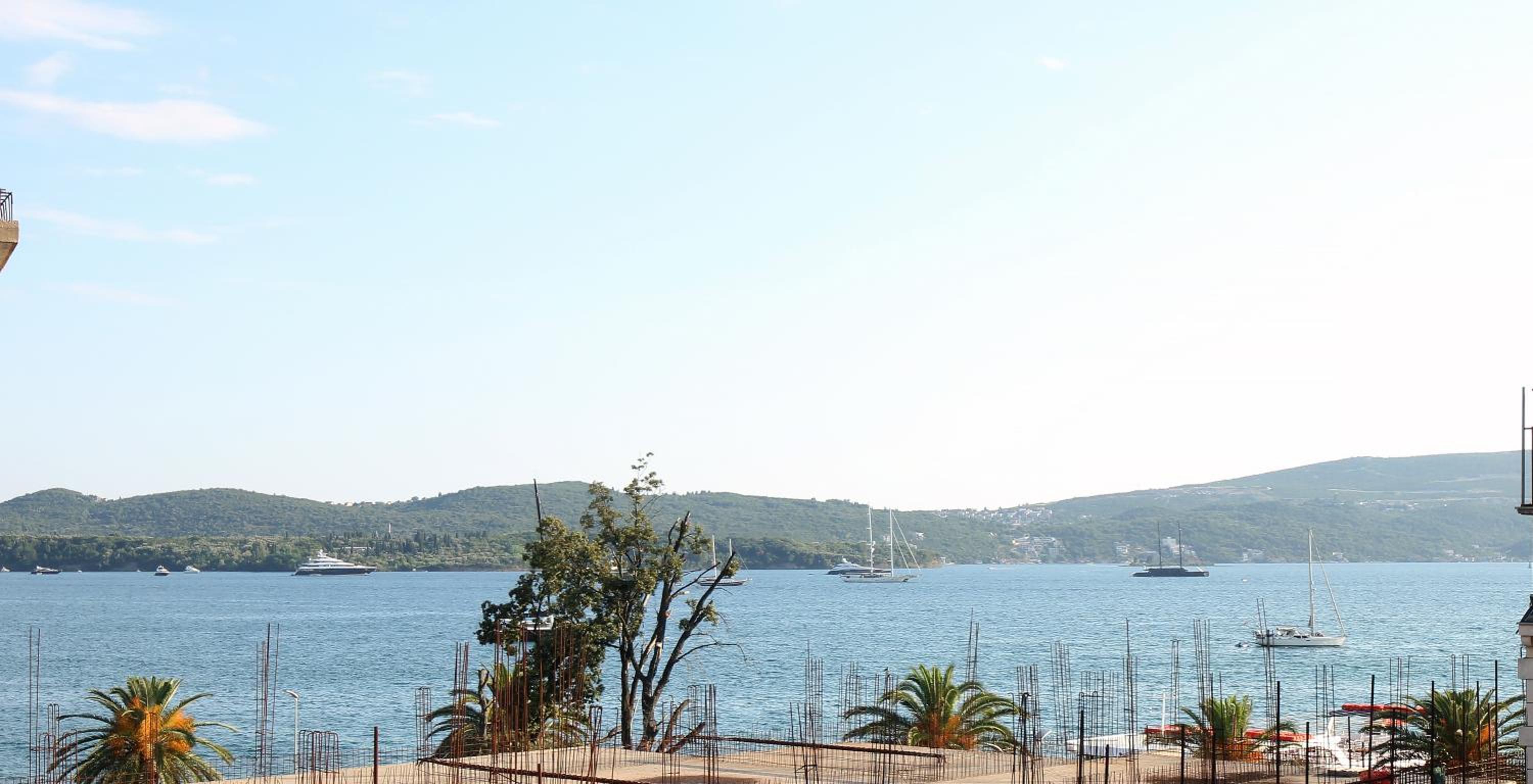 Two-Bedroom Apartment With Sea View photo 2