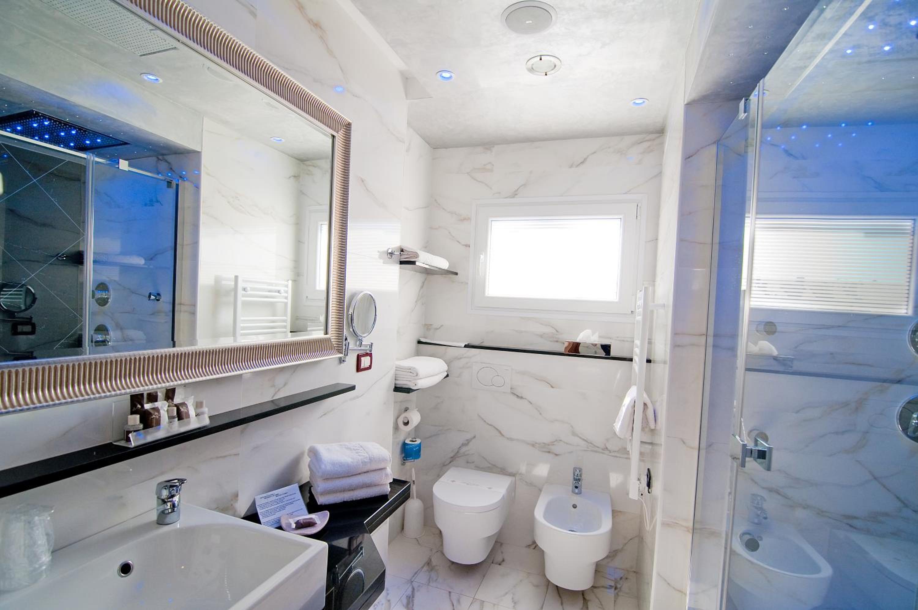 Family Suite - Photo 12