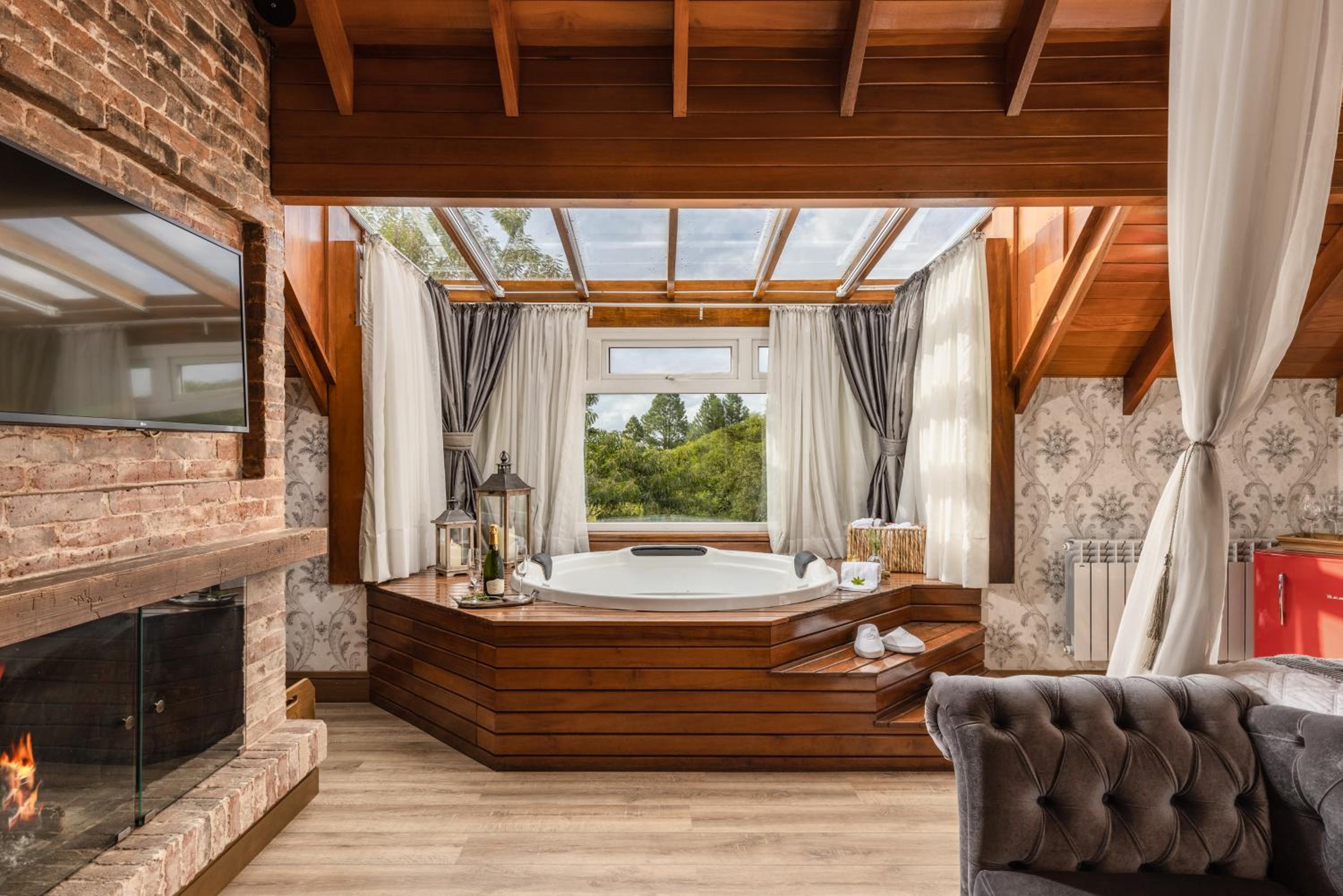 Superior King Suite