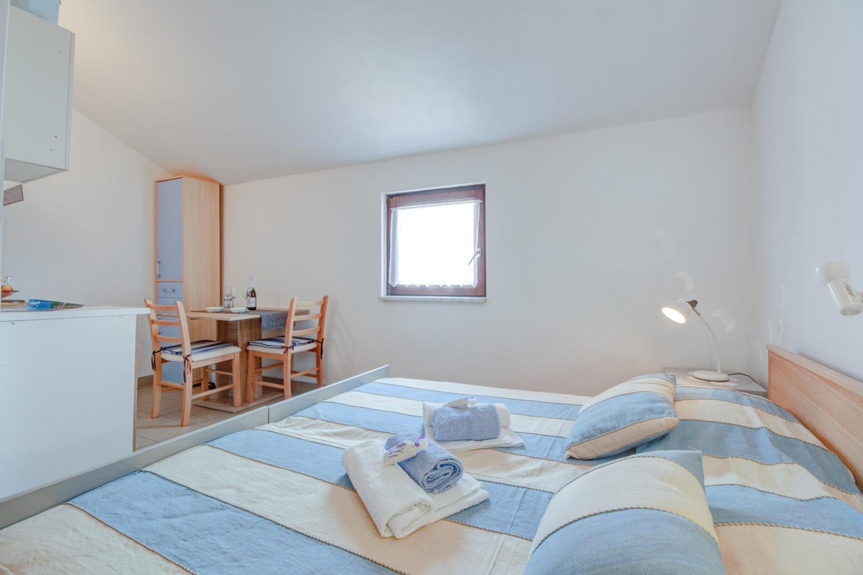 One-Bedroom Apartment photo 2
