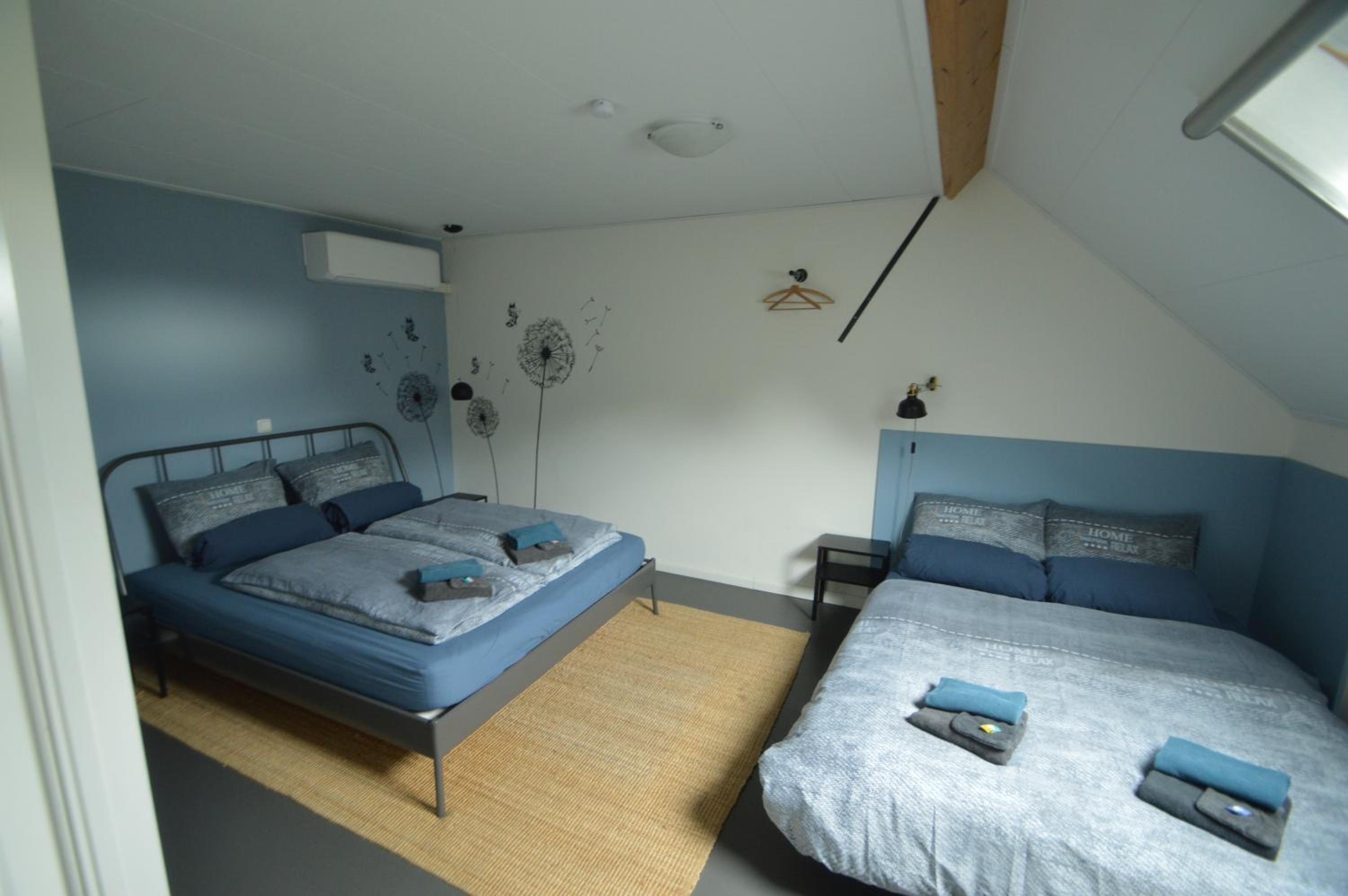 Double Room with Private Bathroom - Photo 3