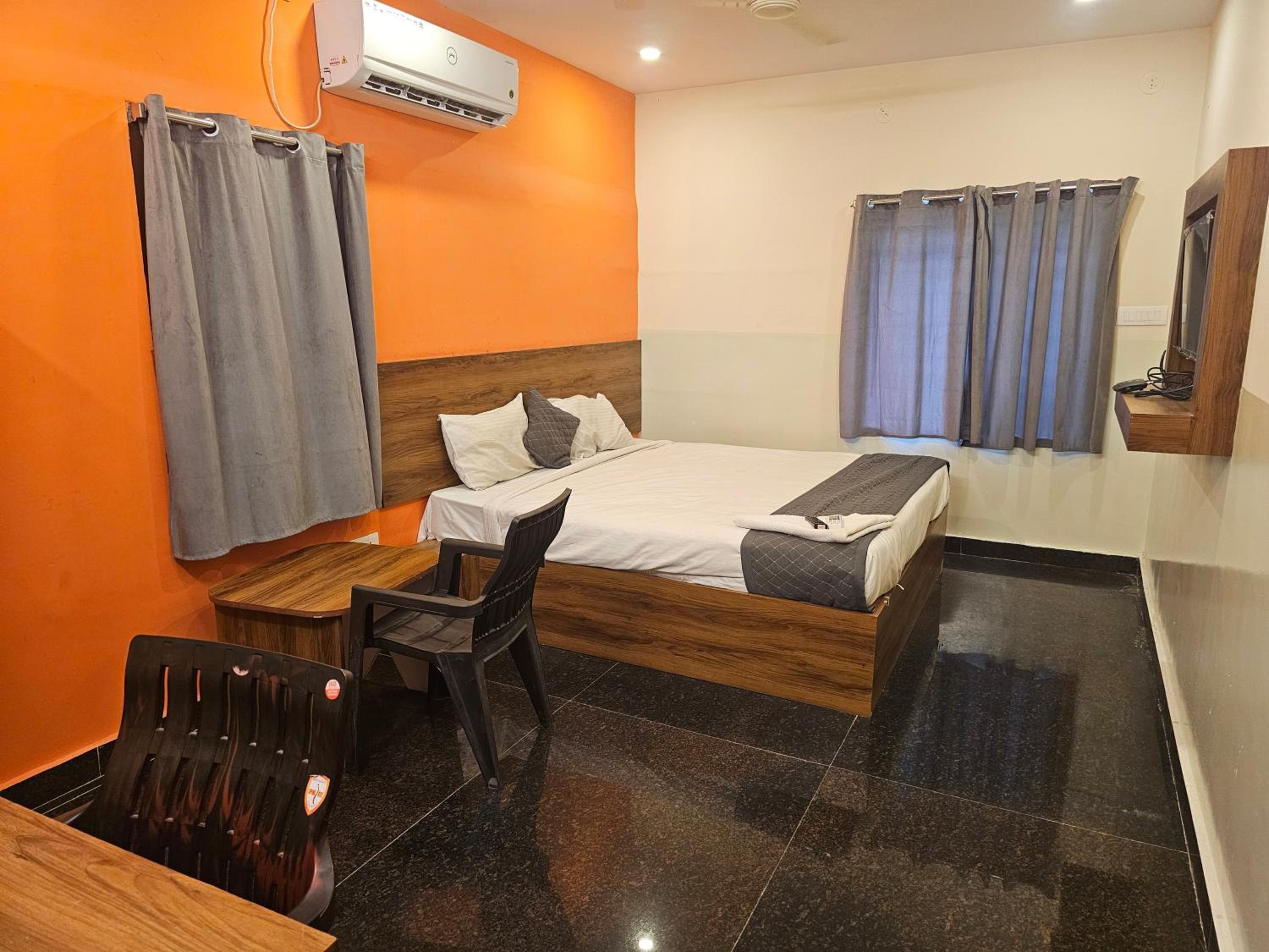 Double Room With Private Bathroom