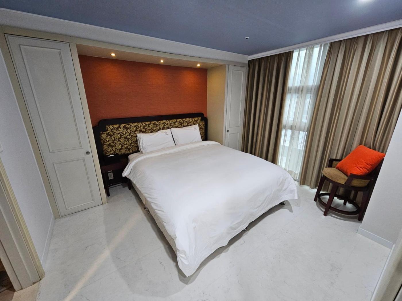 Family Suite - Photo 13