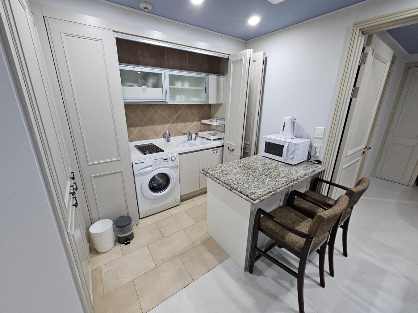 Family Suite - Photo 12