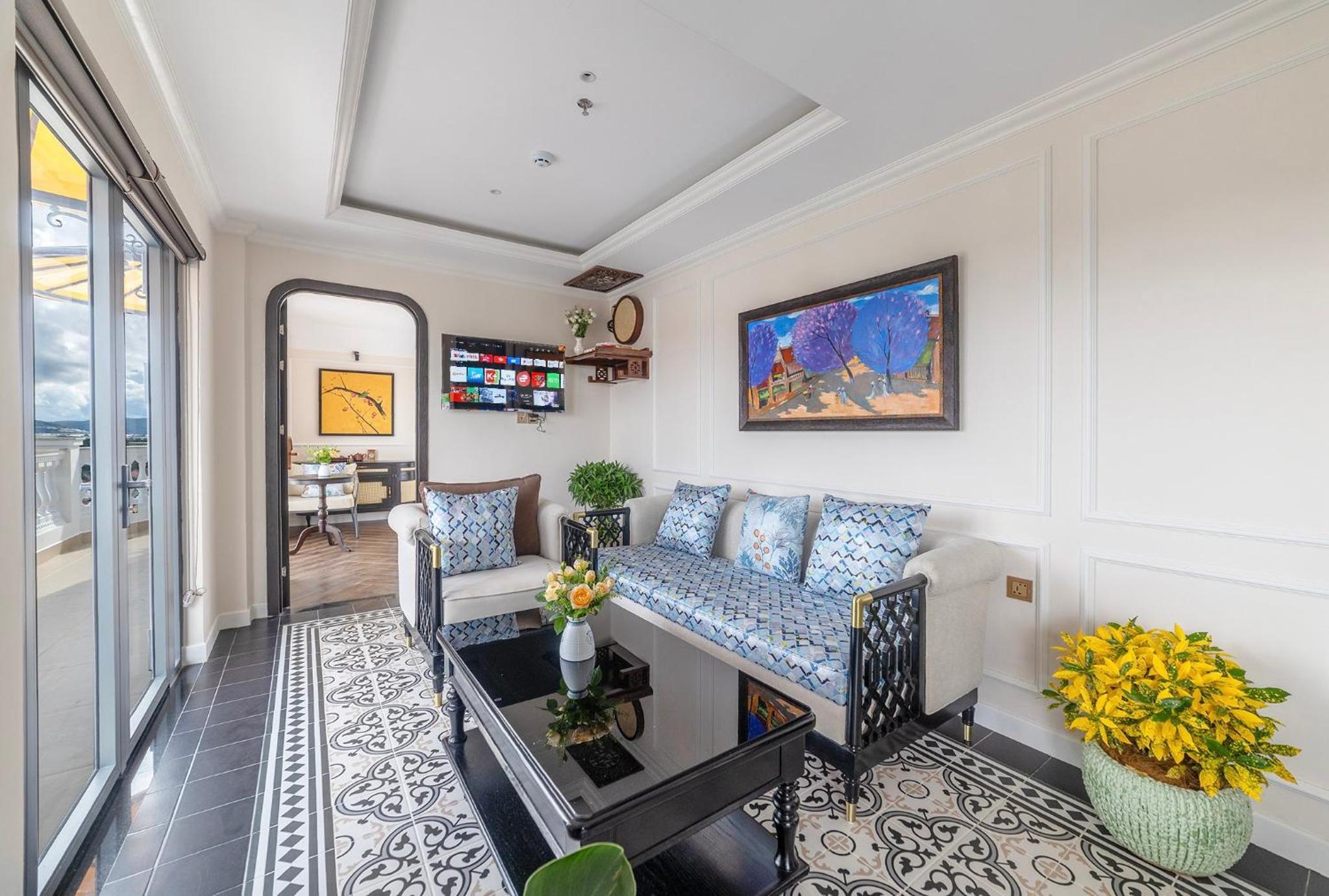 Penthouse Apartment