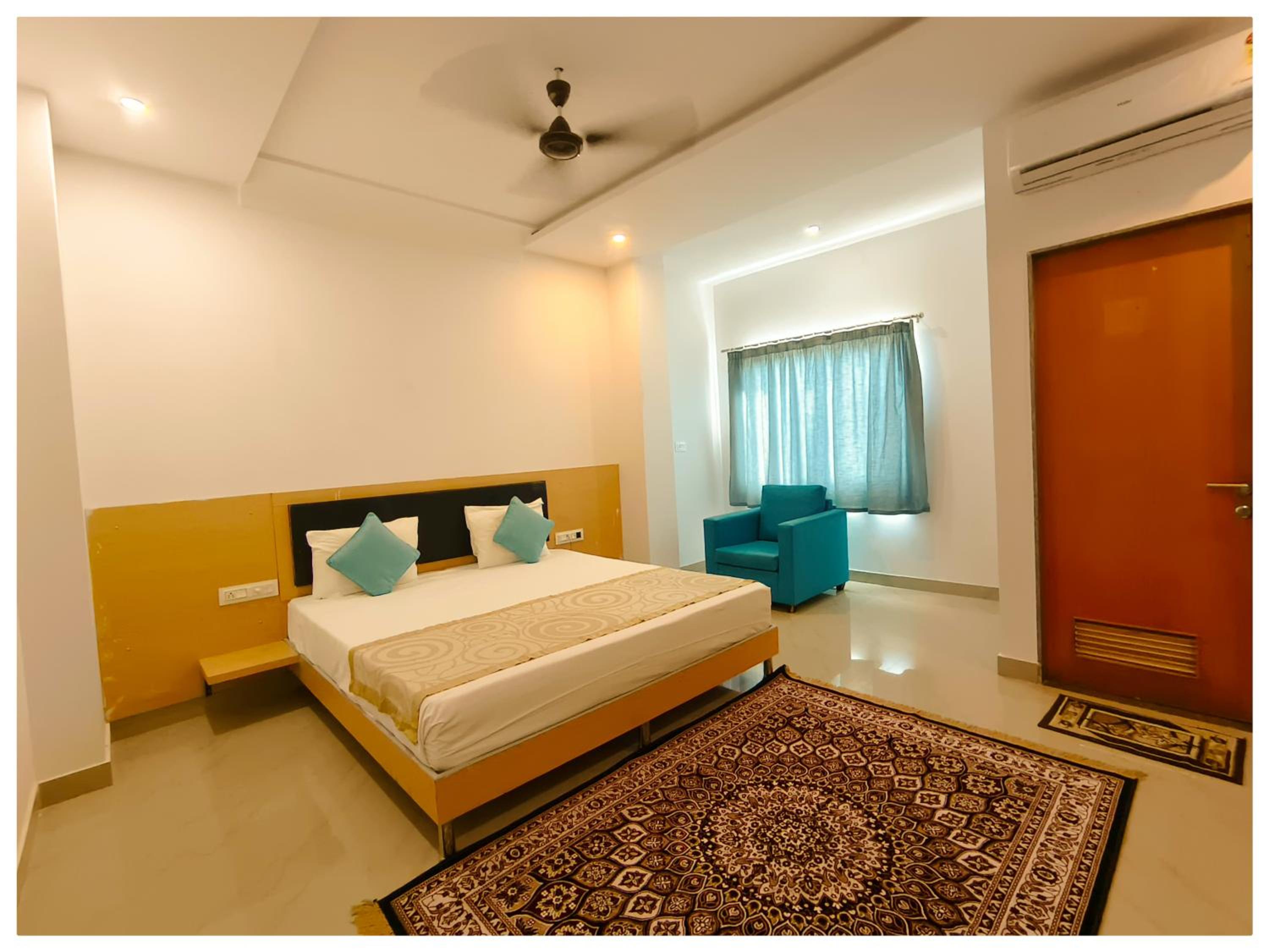 Deluxe King Room