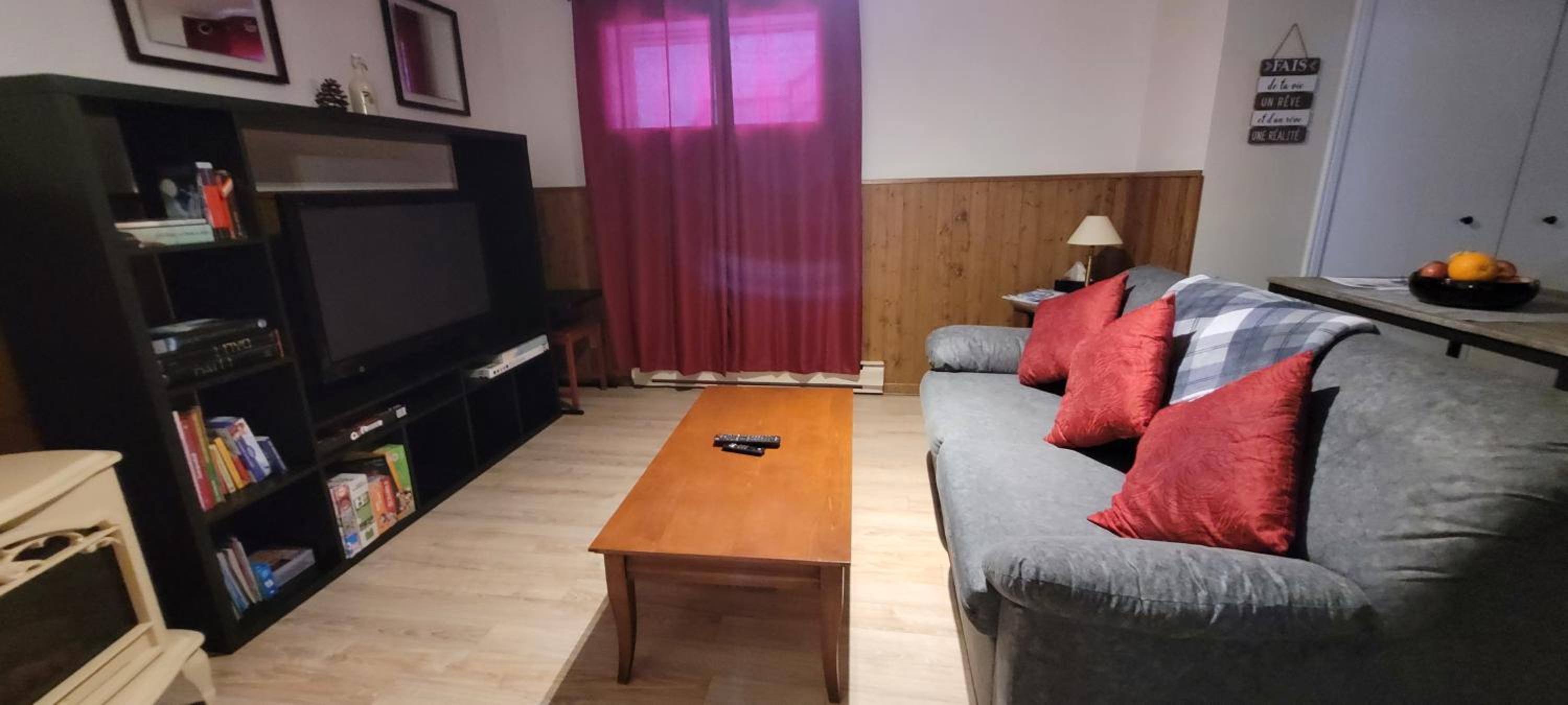 One-Bedroom Apartment photo 2