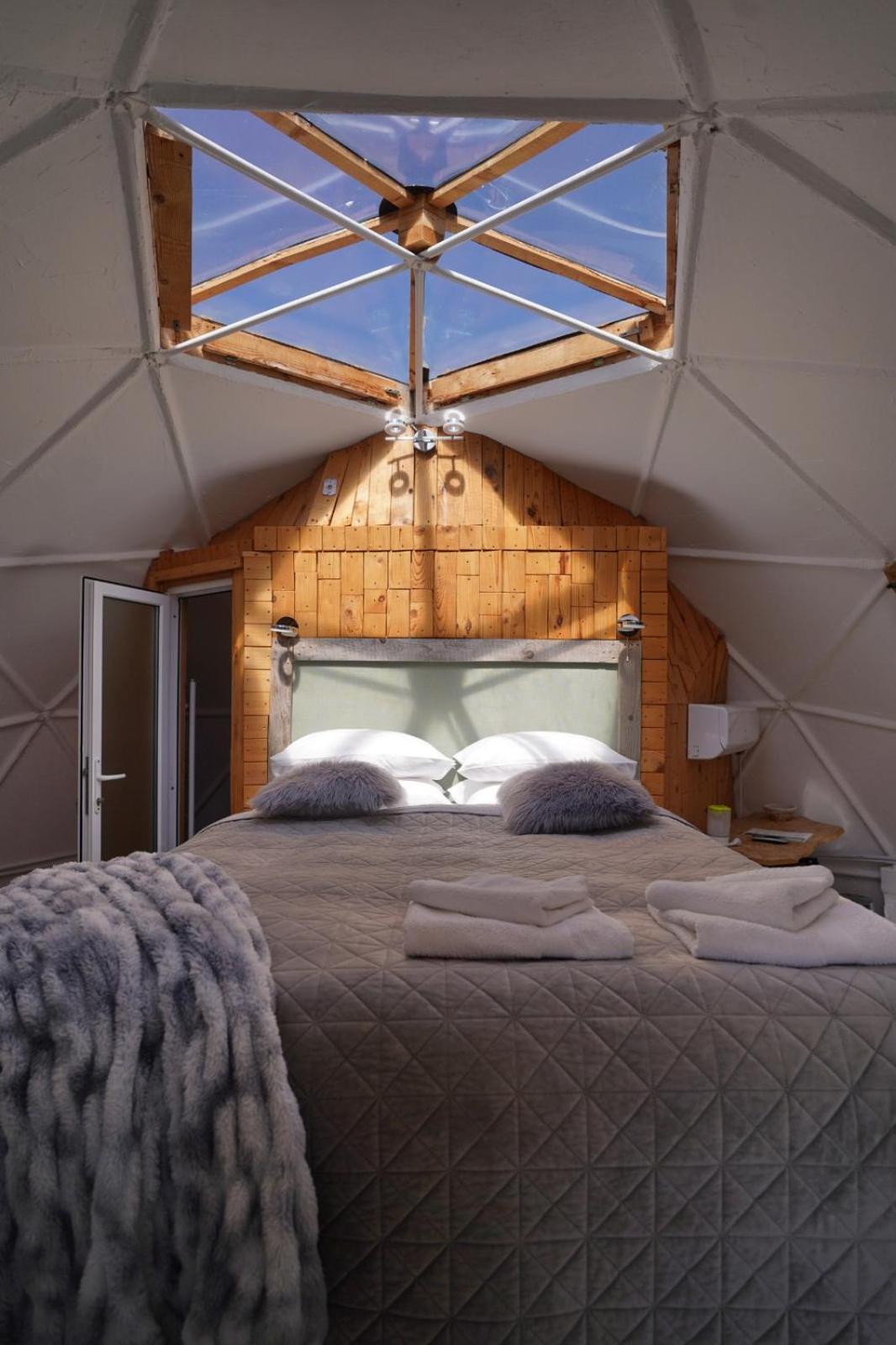 Double Room with Private Bathroom - Photo 11
