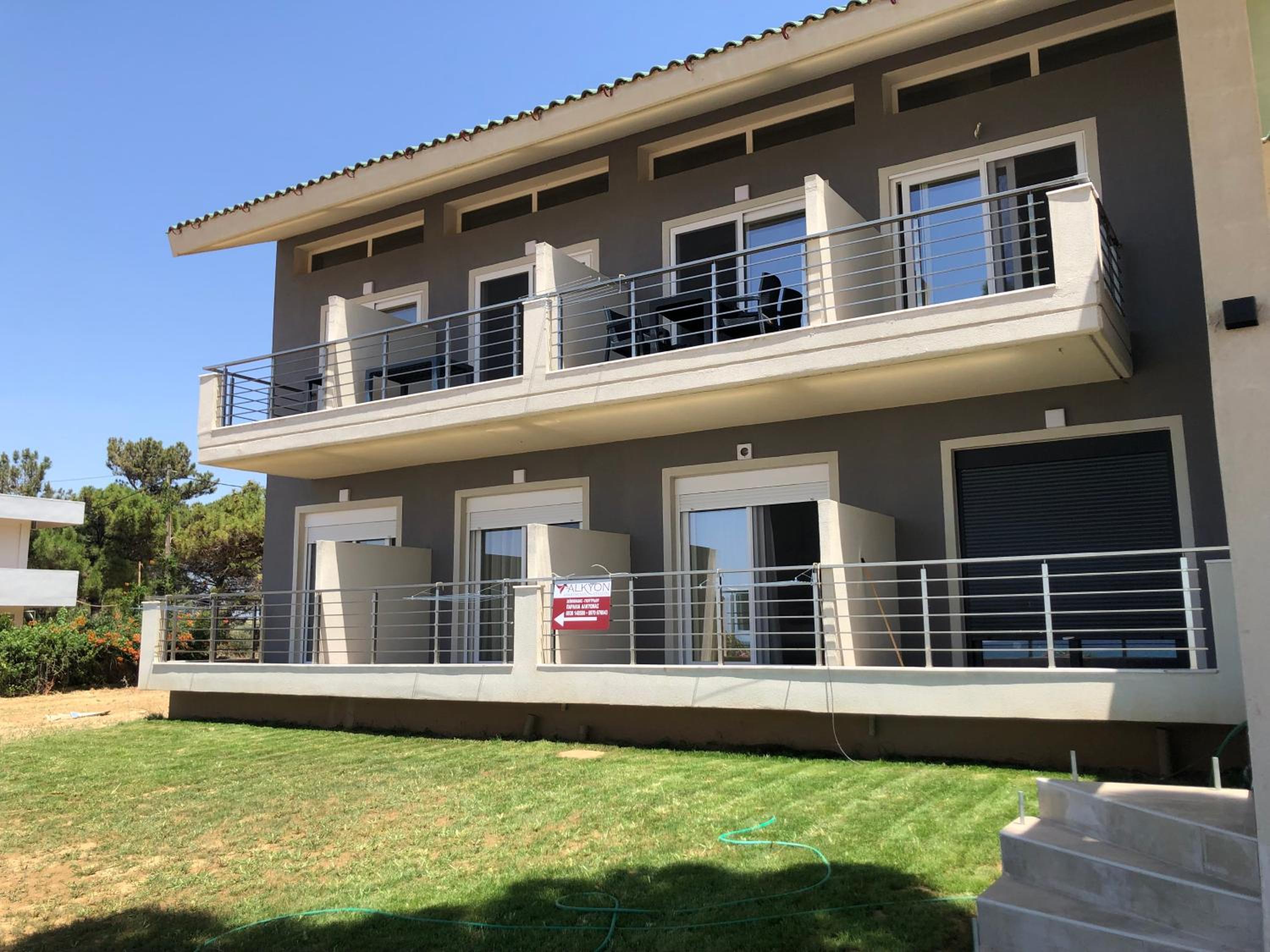 One-Bedroom House photo 2