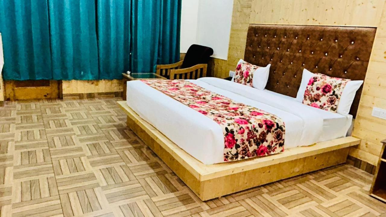 Deluxe Double Room With Balcony photo 3