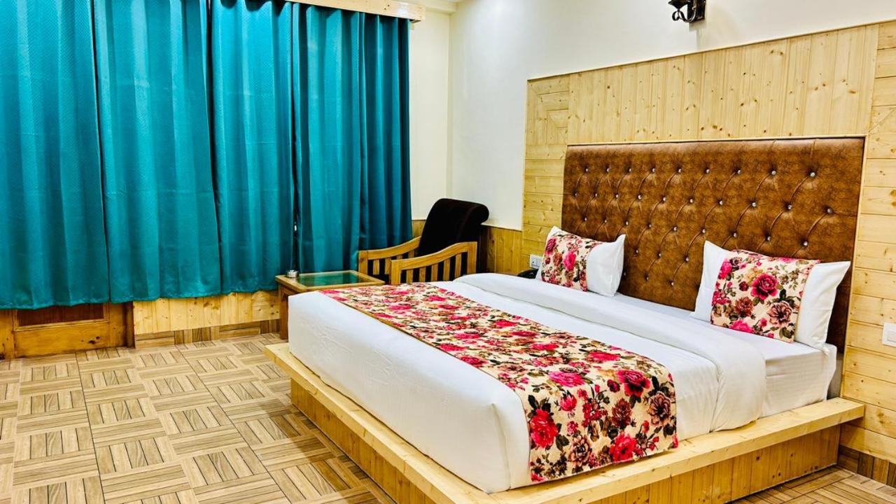Deluxe Double Room With Balcony photo 2