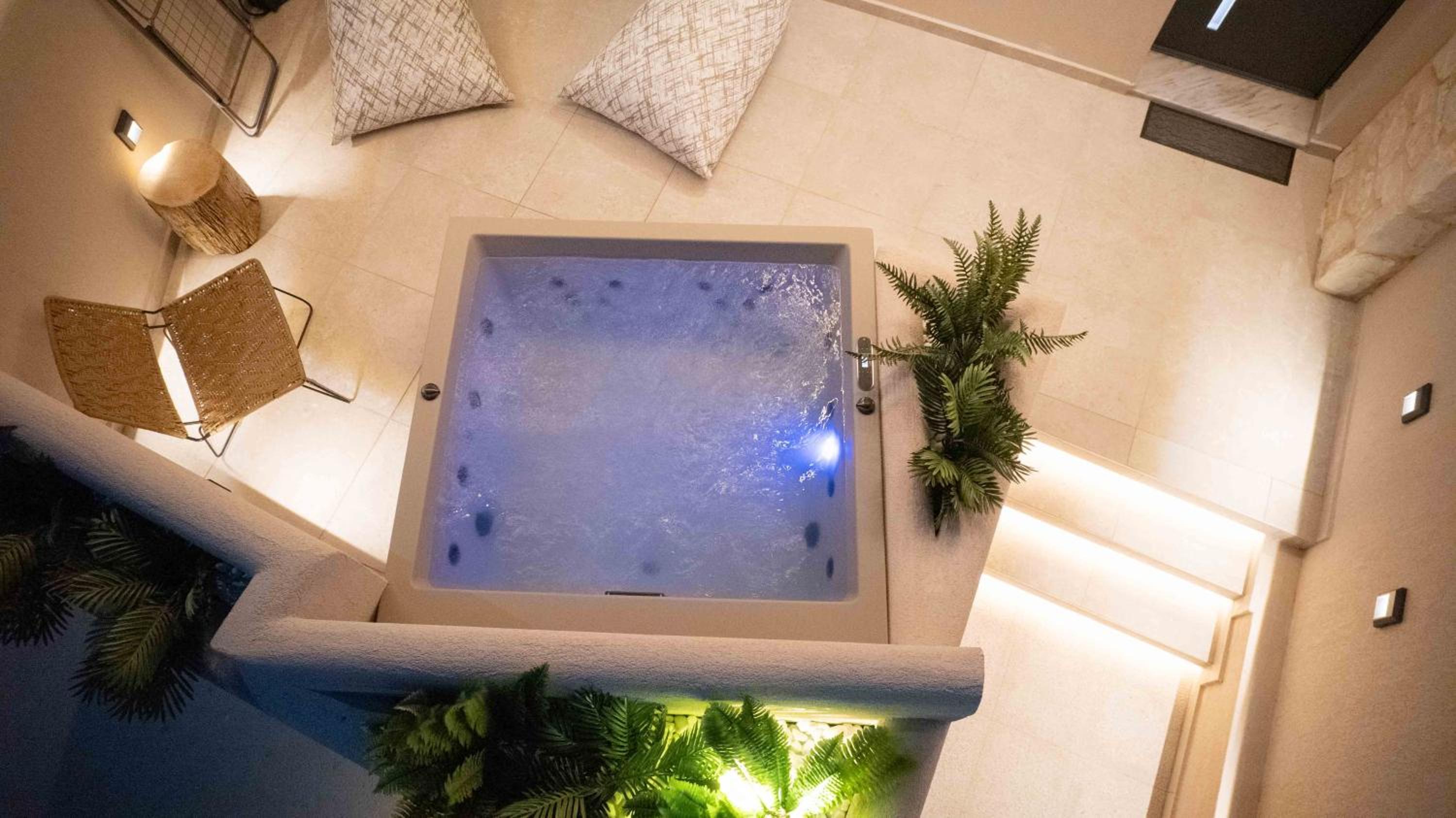 Hideaway Suite - Photo 17