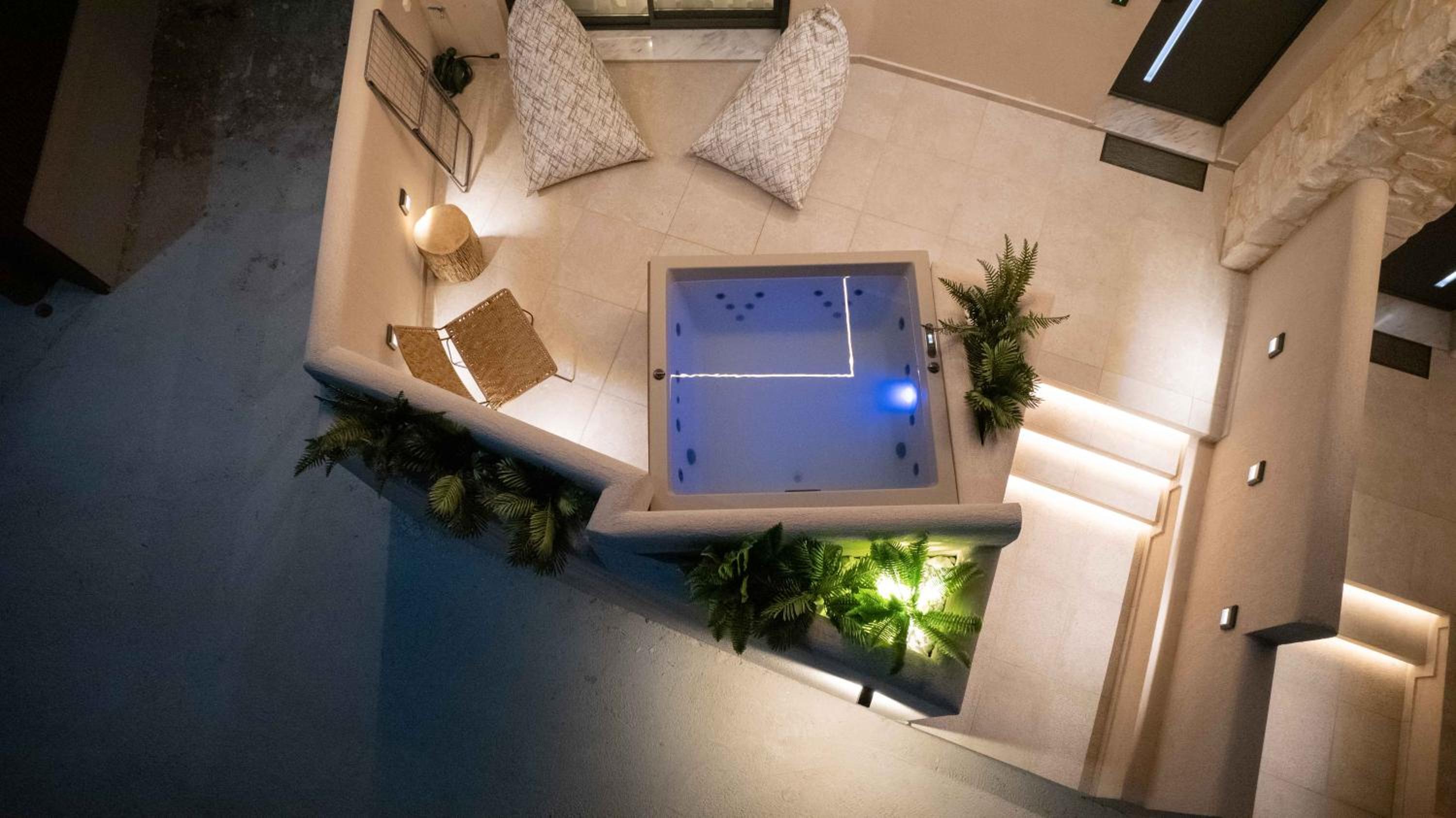 Hideaway Suite - Photo 21