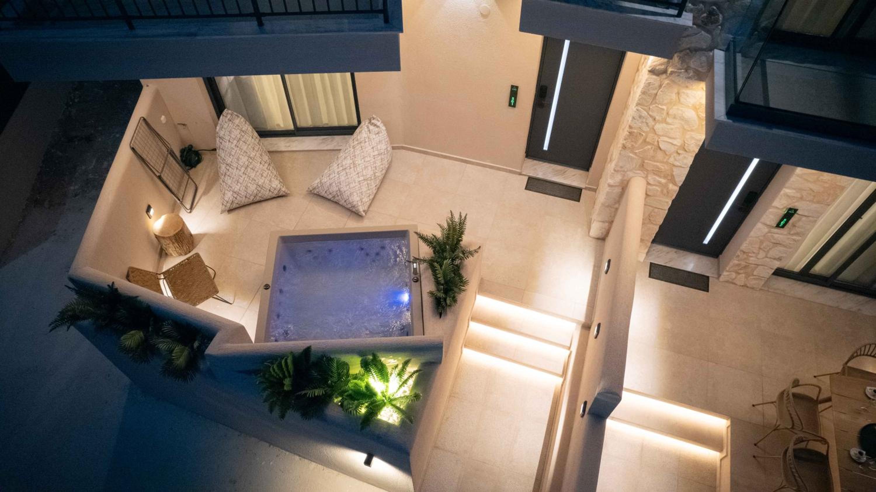 Hideaway Suite - Photo 19