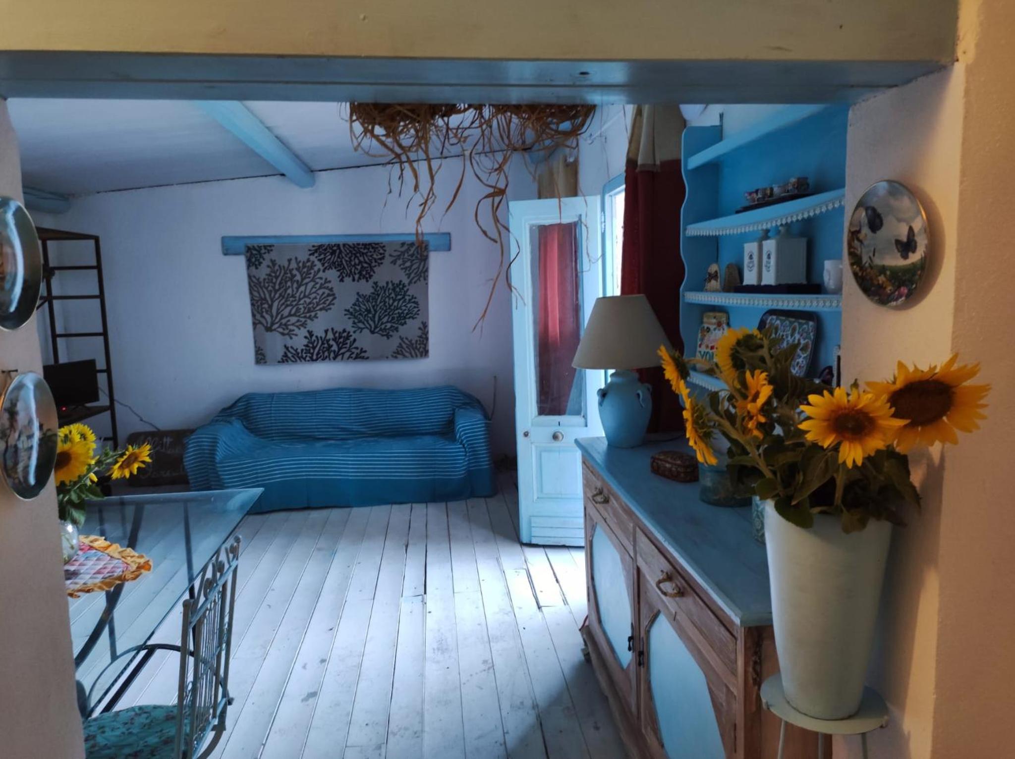 One-Bedroom House photo 1