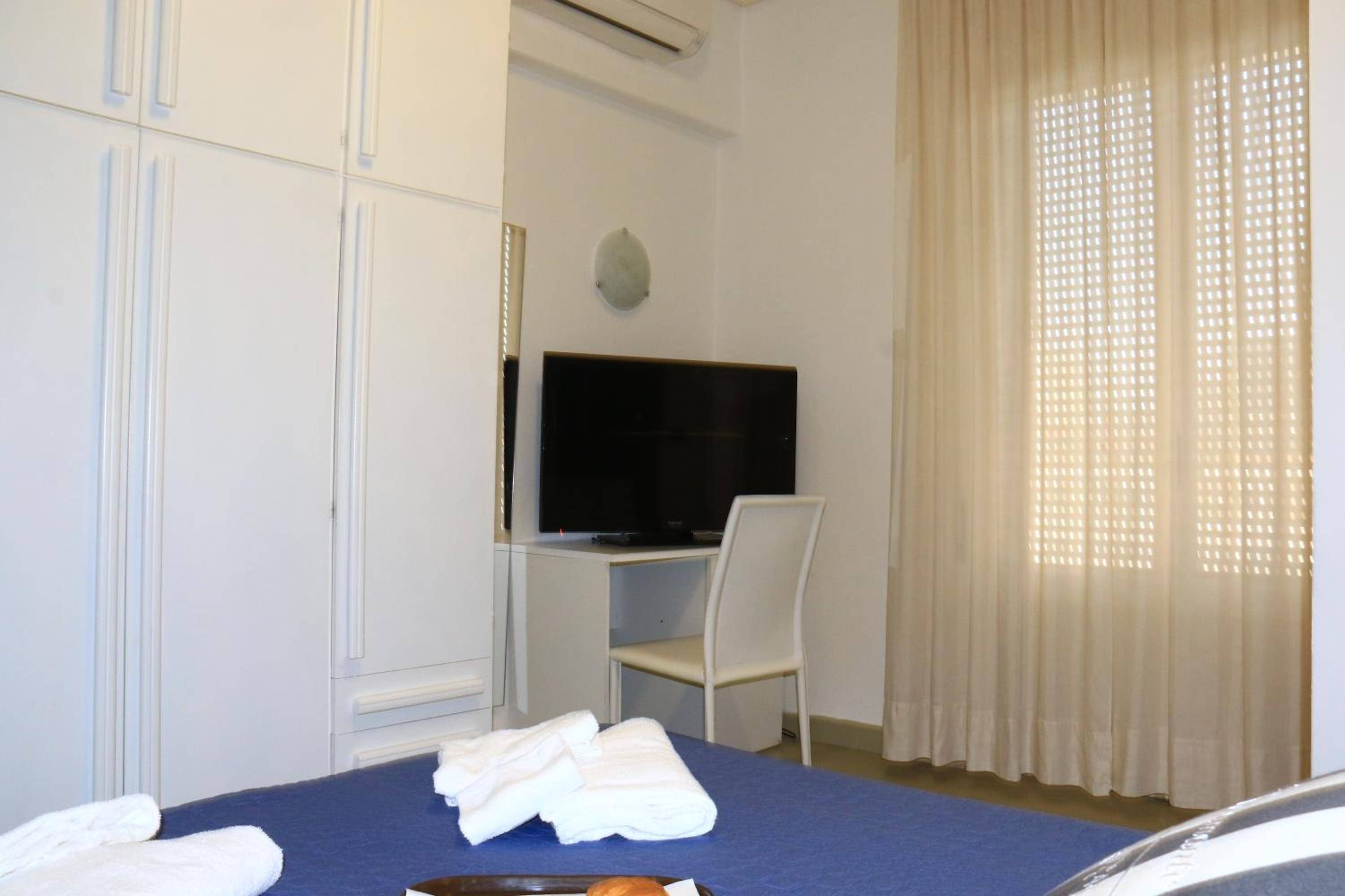 Standard Double Room photo 2