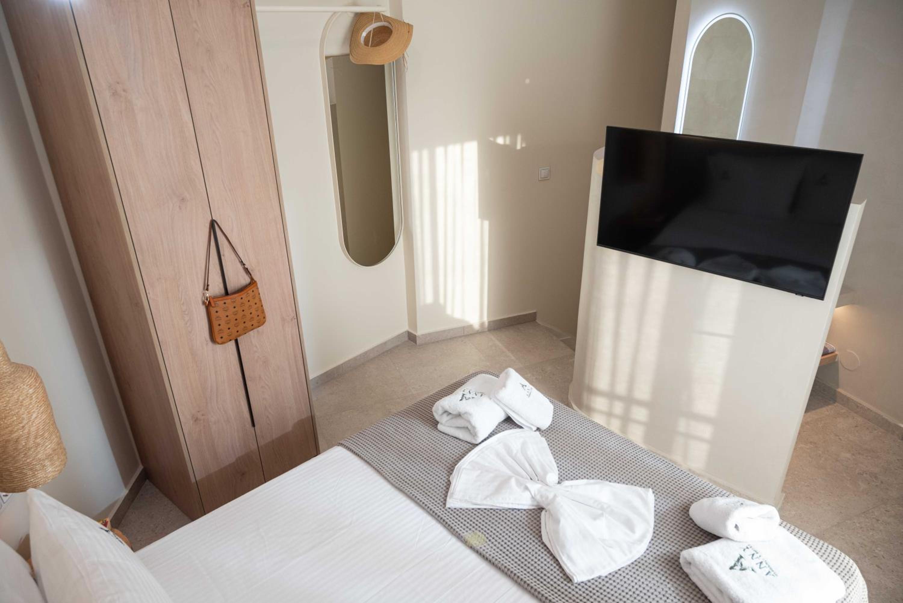 Hideaway Suite - Photo 38