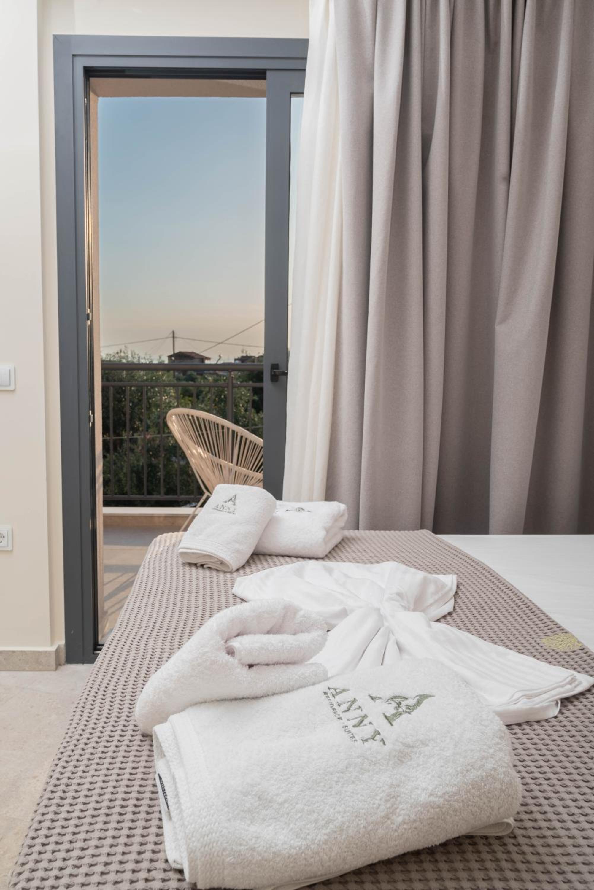 Hideaway Suite - Photo 35