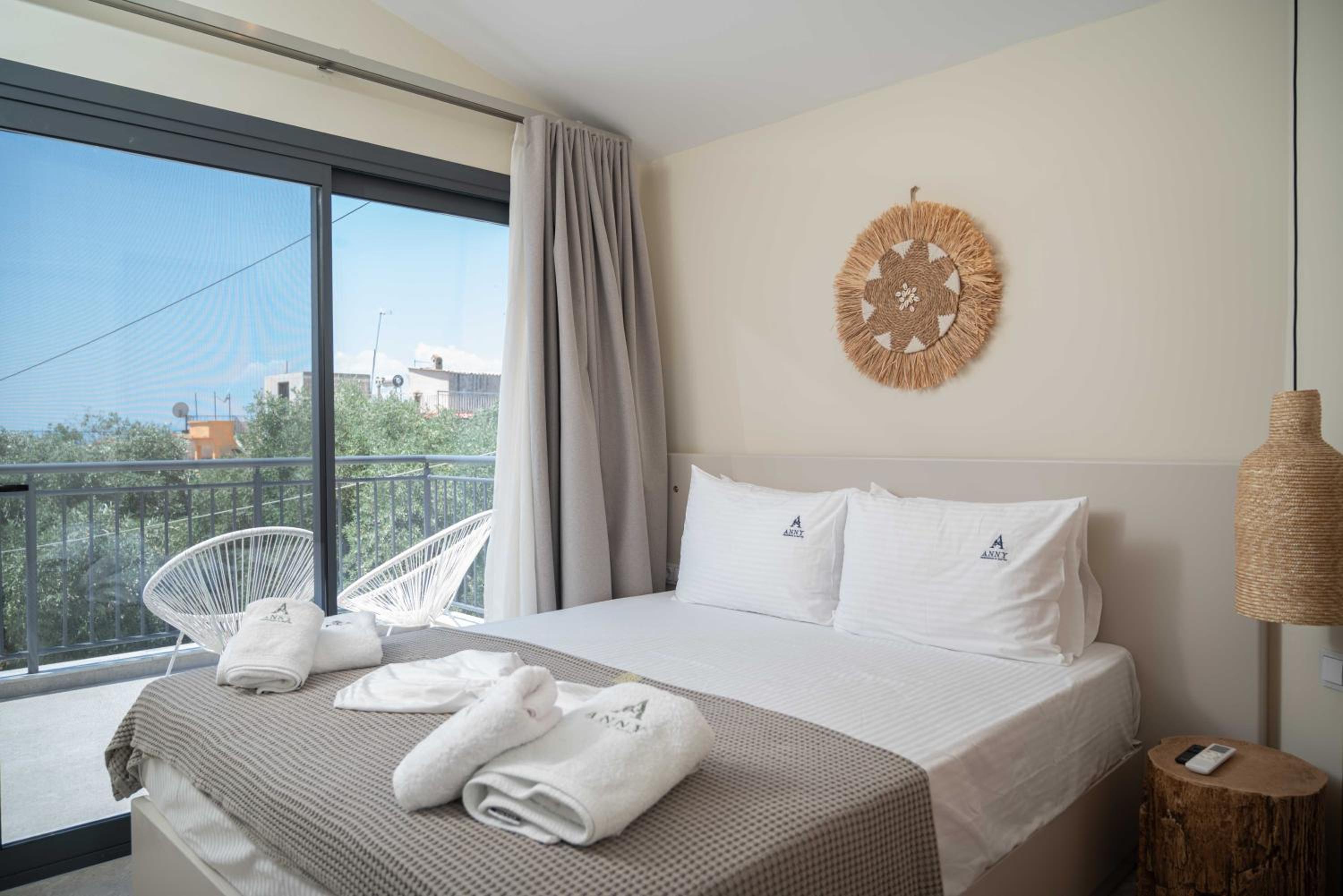 Hideaway Suite - Photo 32