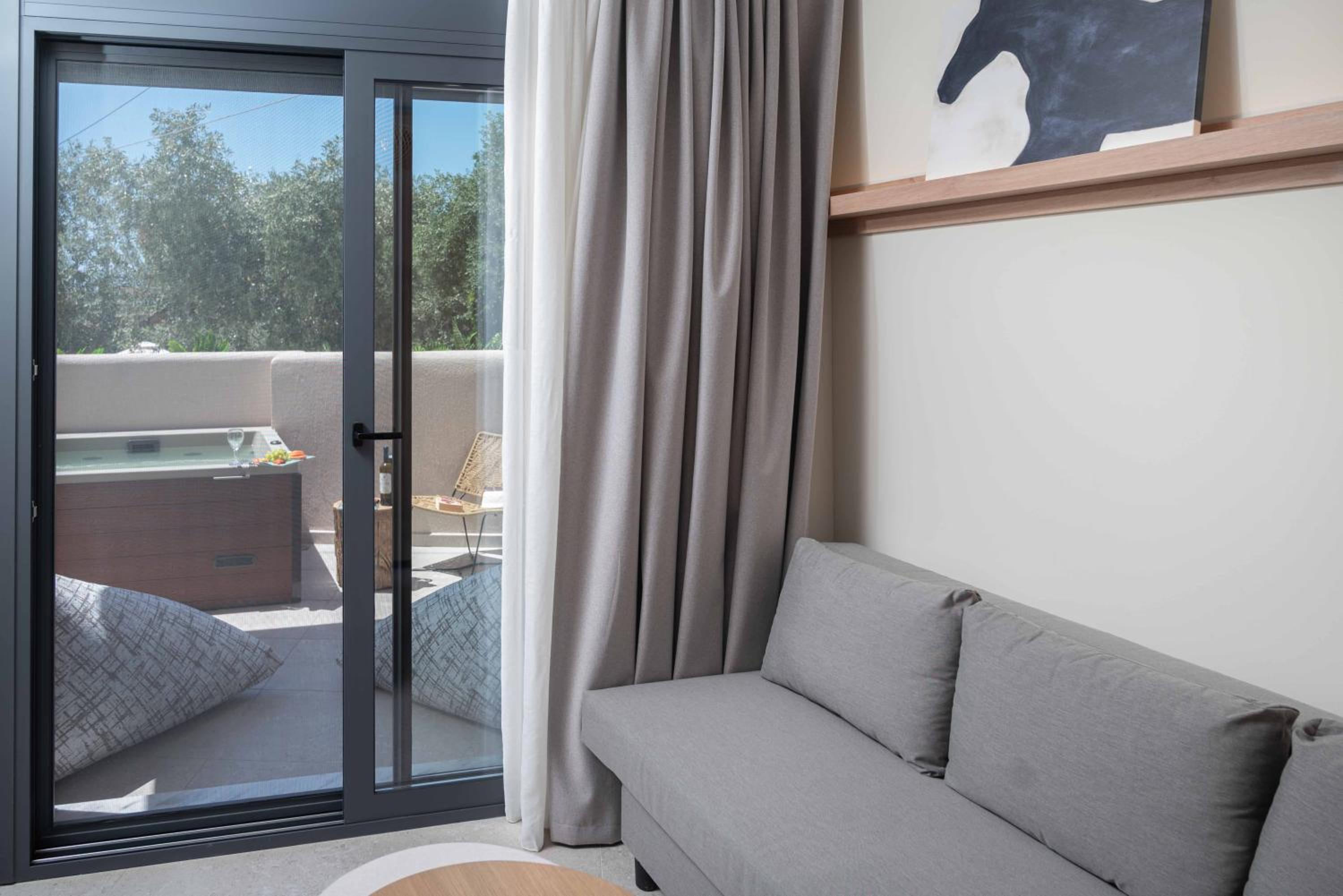 Hideaway Suite - Photo 13