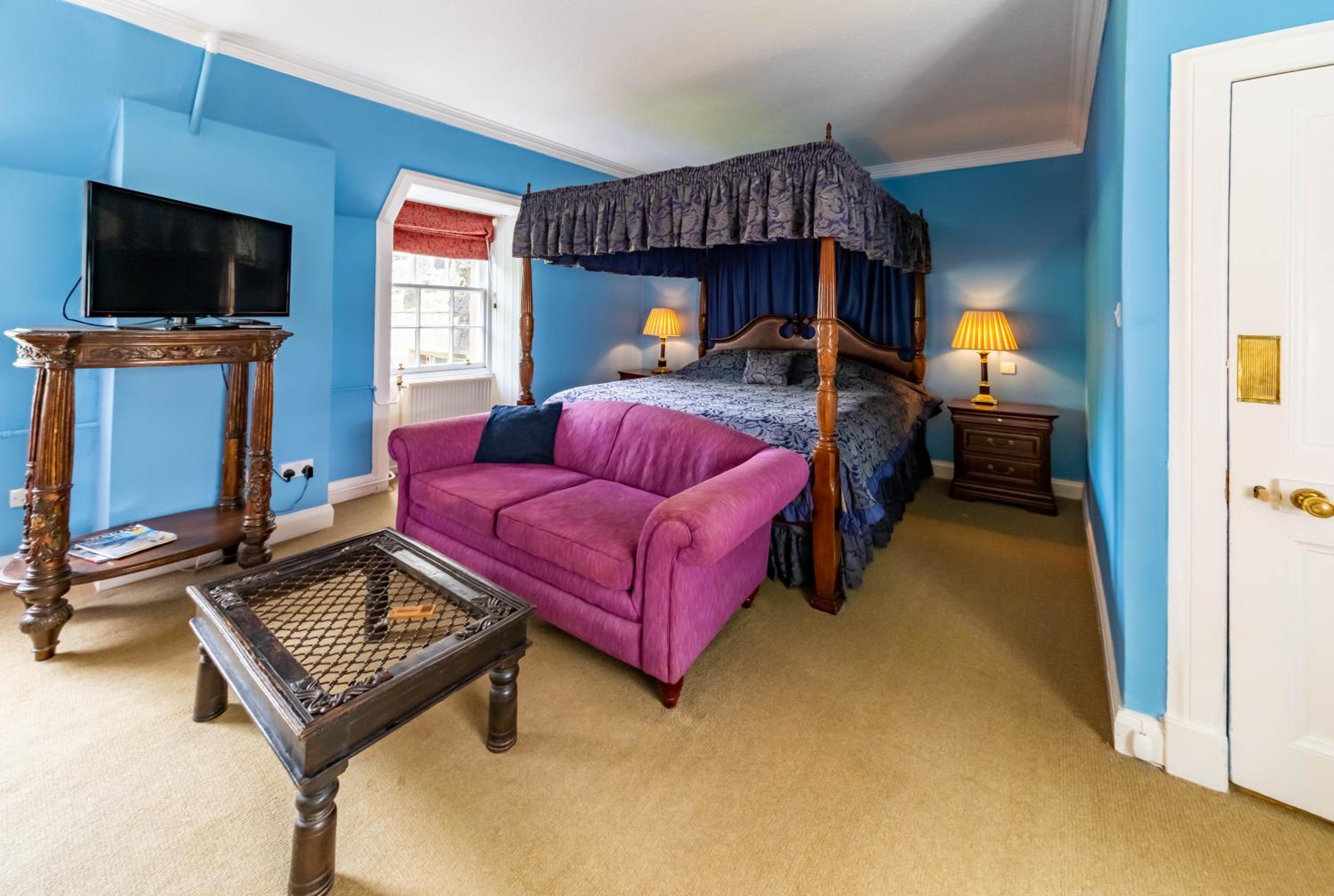 Large Double Room with Loch View