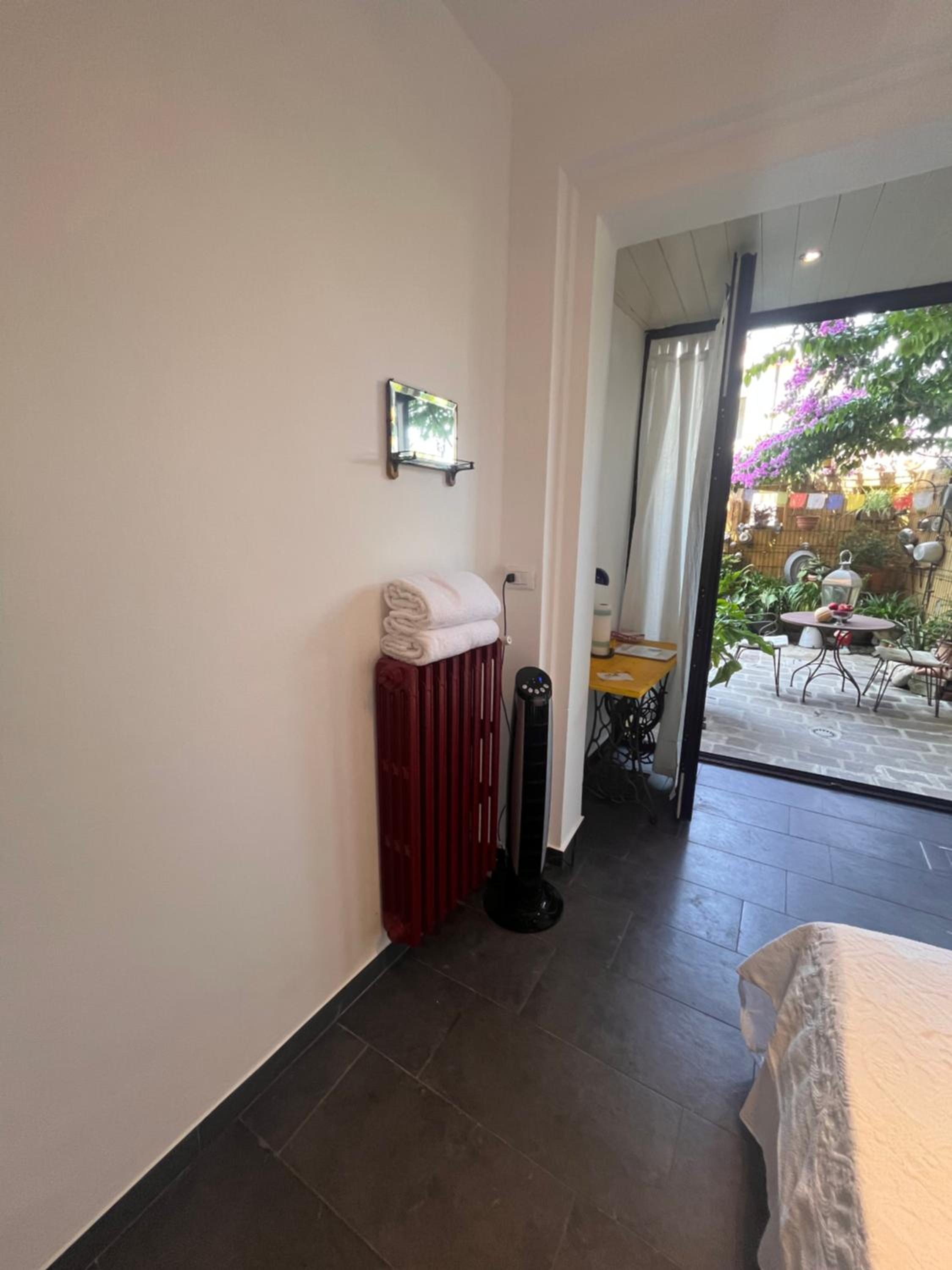 Double Room with Patio - Photo 1