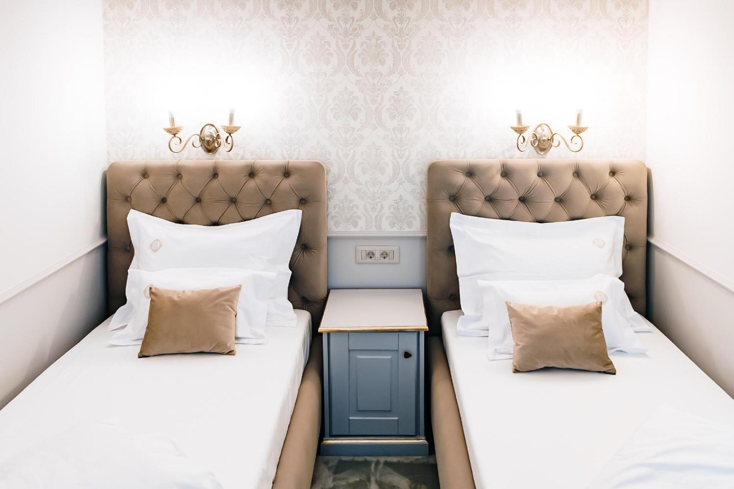 Deluxe Twin Room - Photo 2