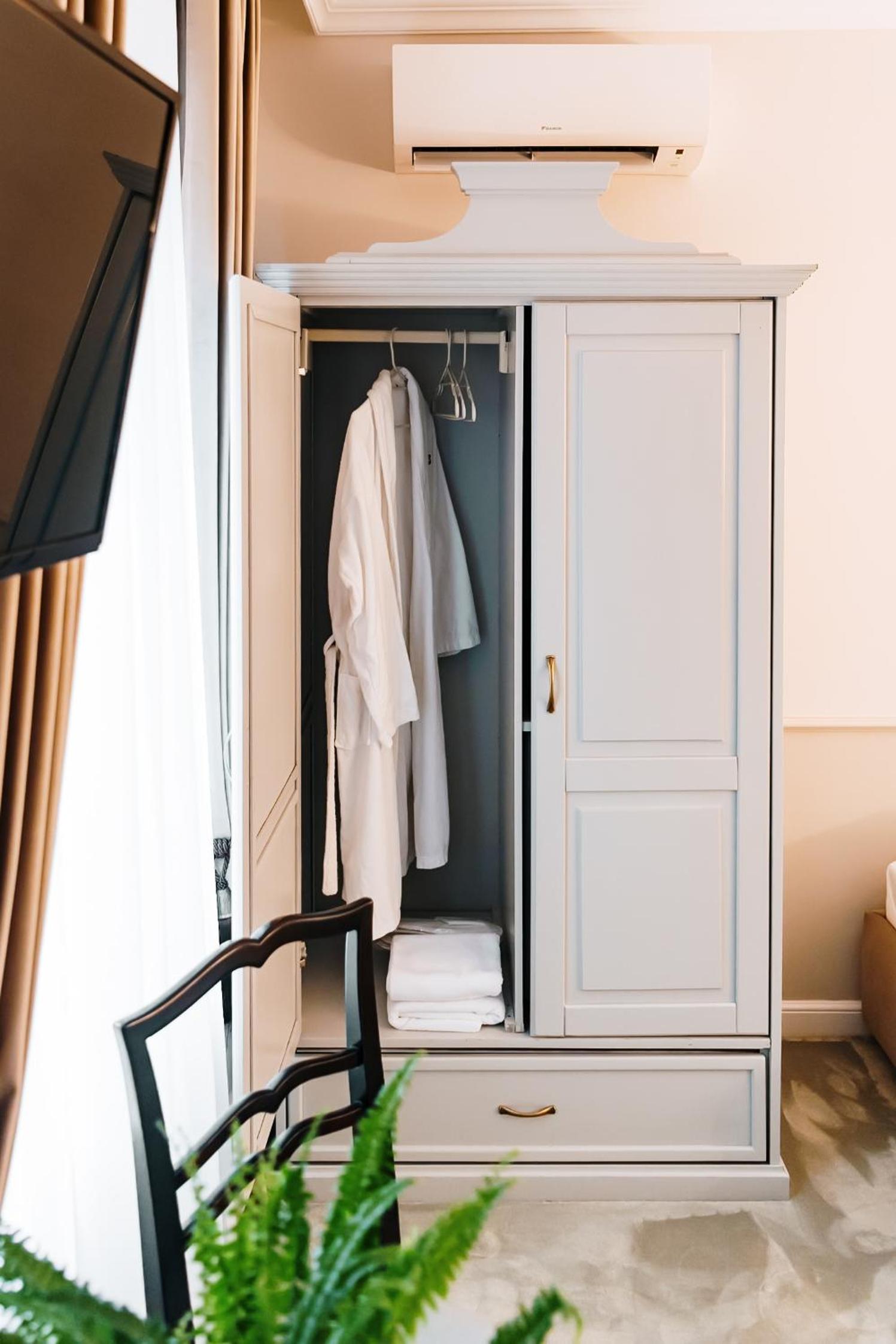 Deluxe Twin Room - Photo 17