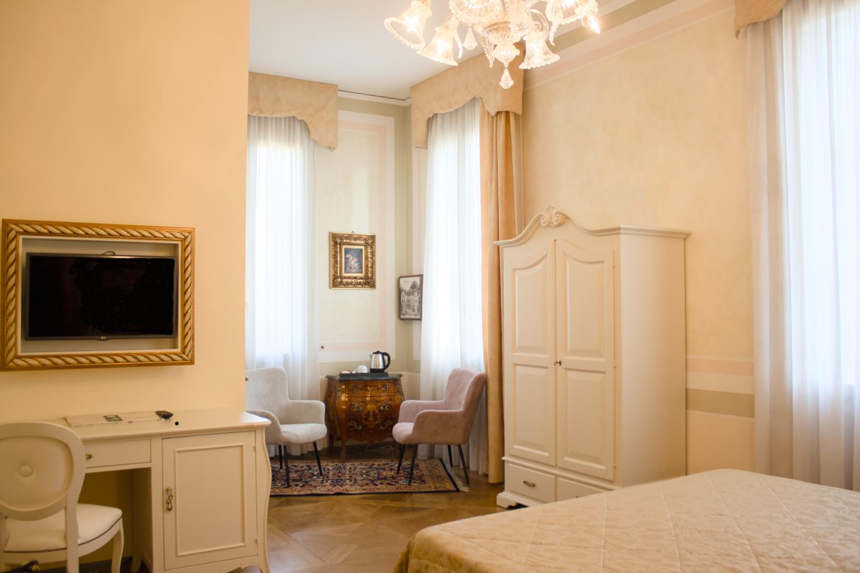 Superior Double or Twin Room photo 1