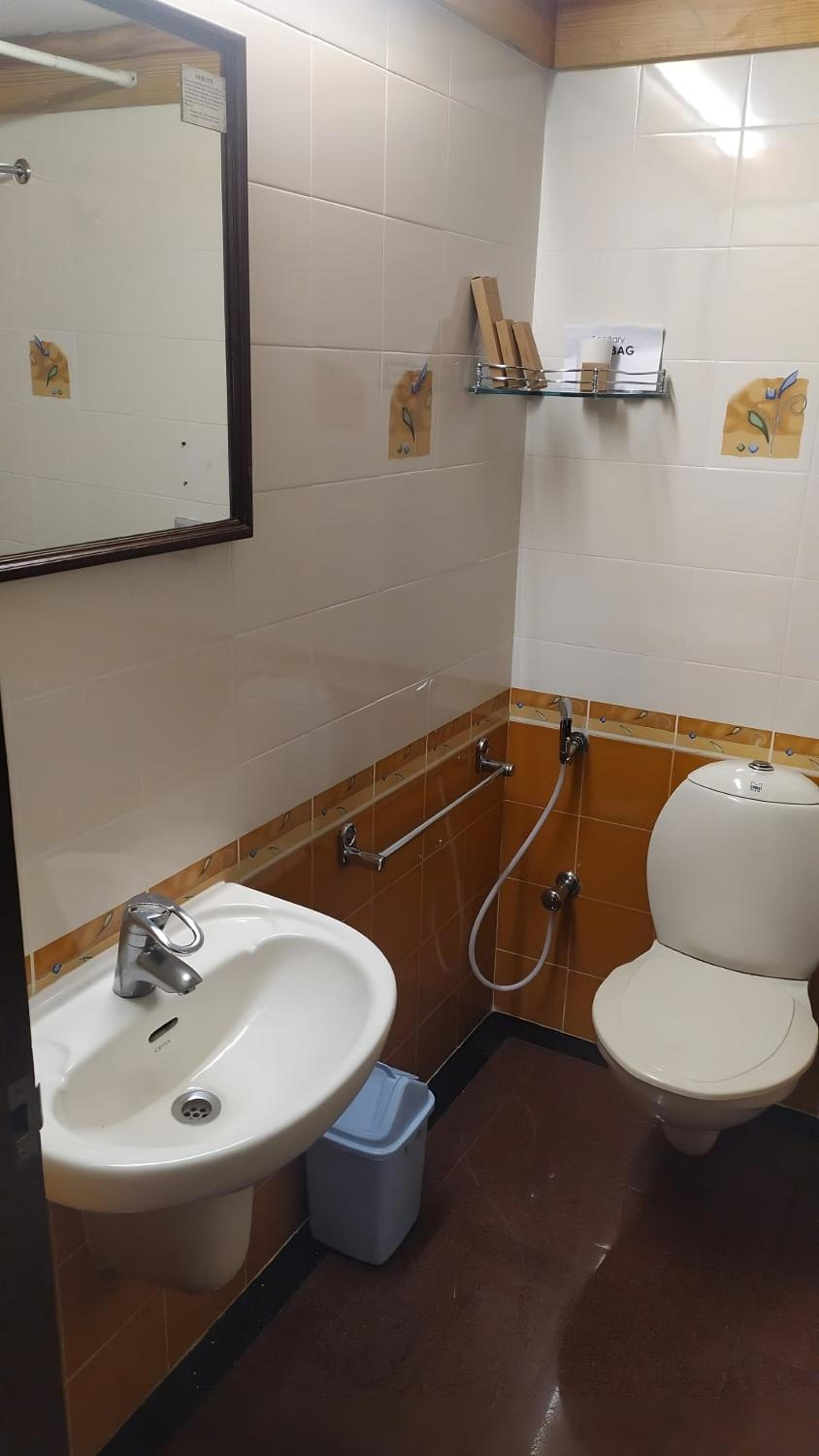 Standard Twin Room - Photo 7