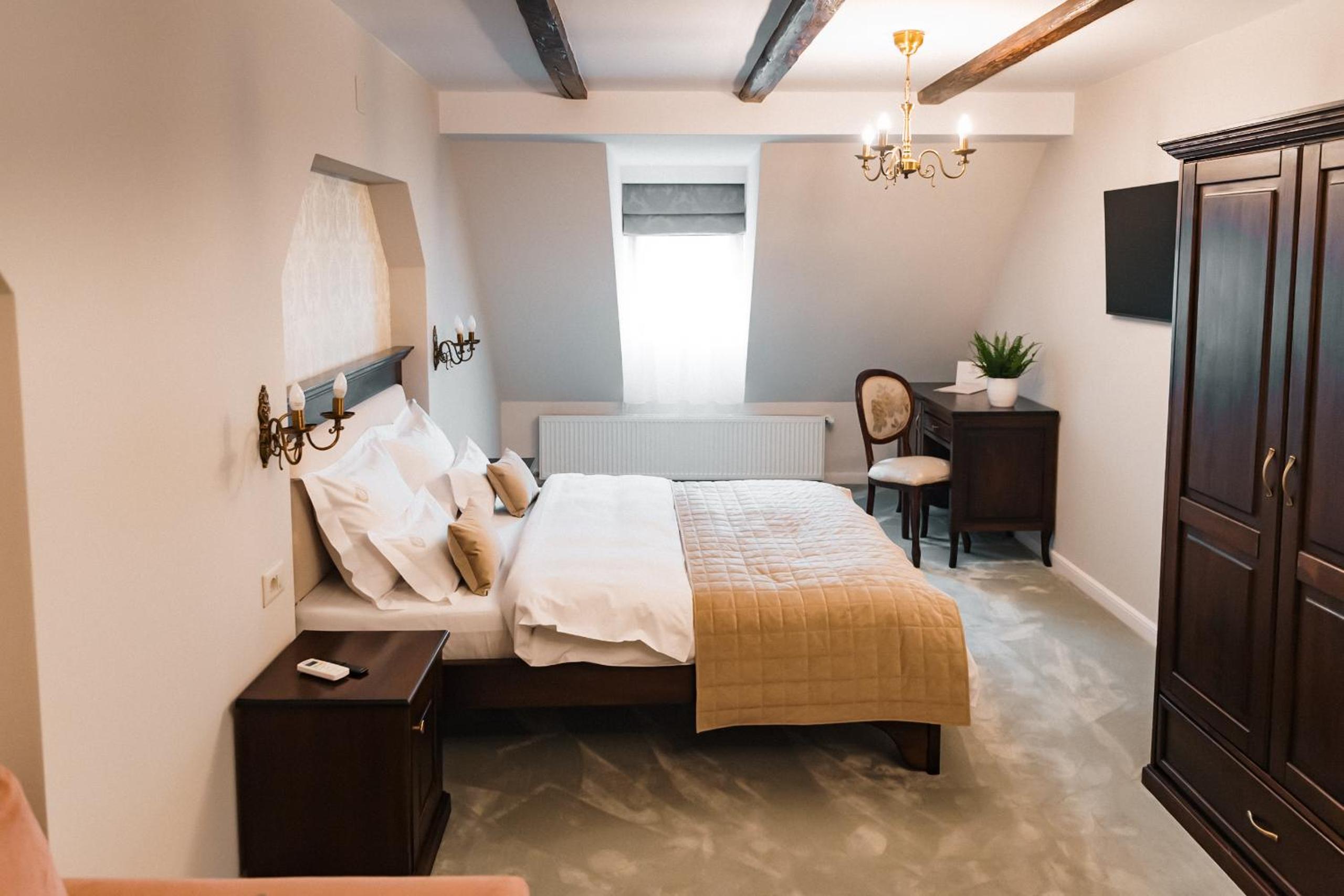 Attic Family Room with Park view (2 adults +2 children) - Photo 6