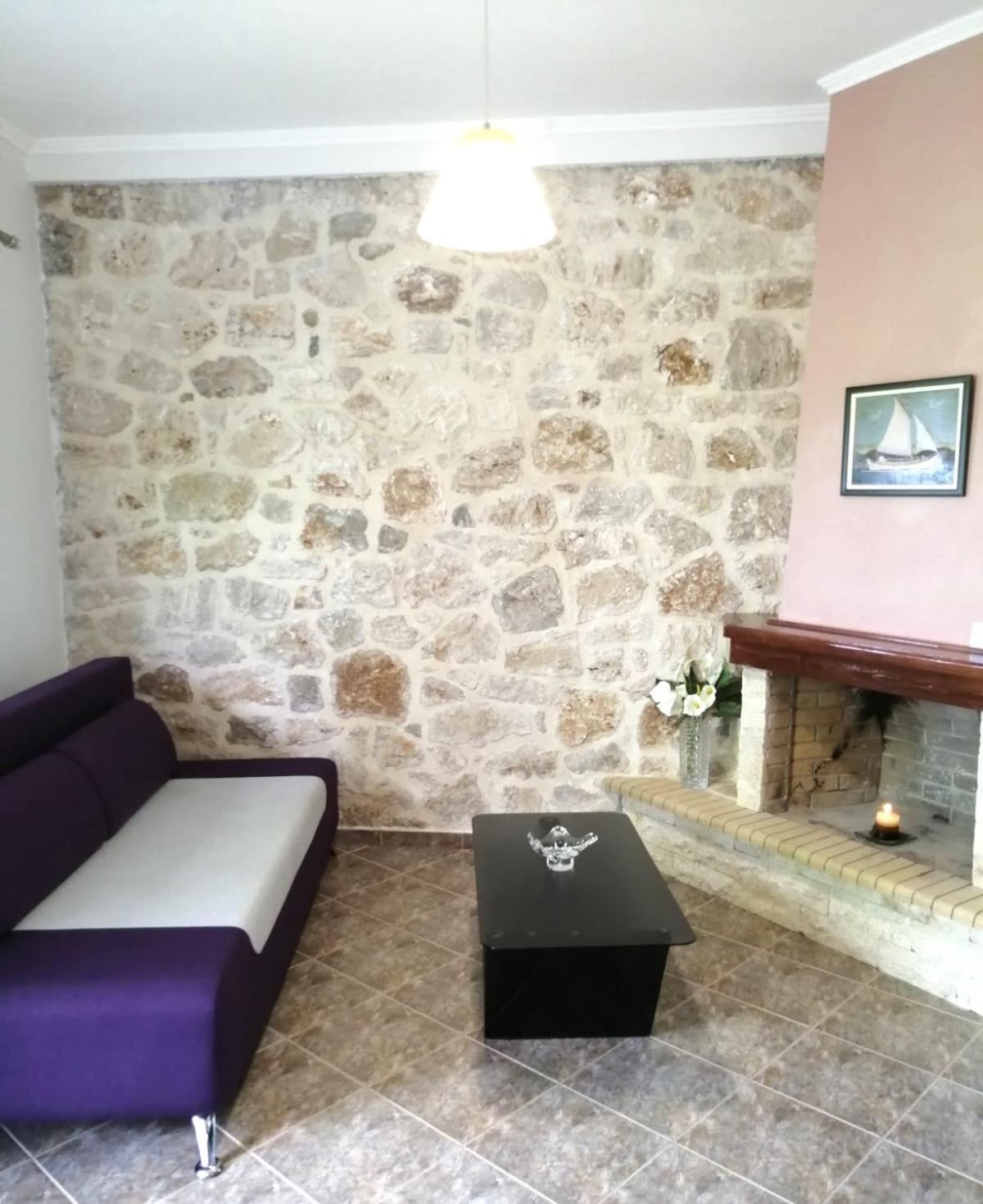 One-Bedroom Apartment with Terrace photo 1