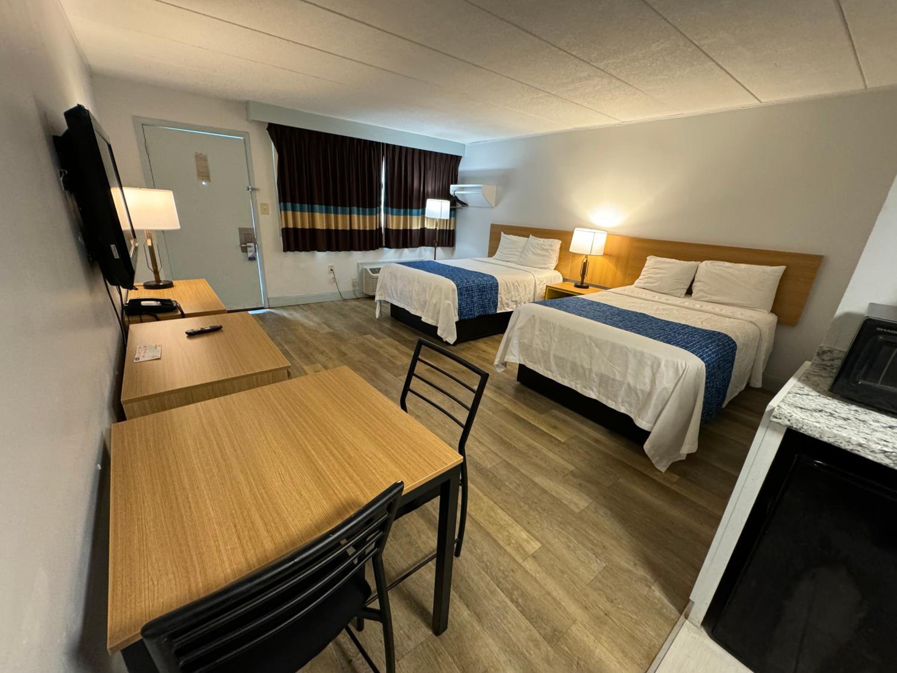 Deluxe Room with Two Double Beds - Non-Smoking