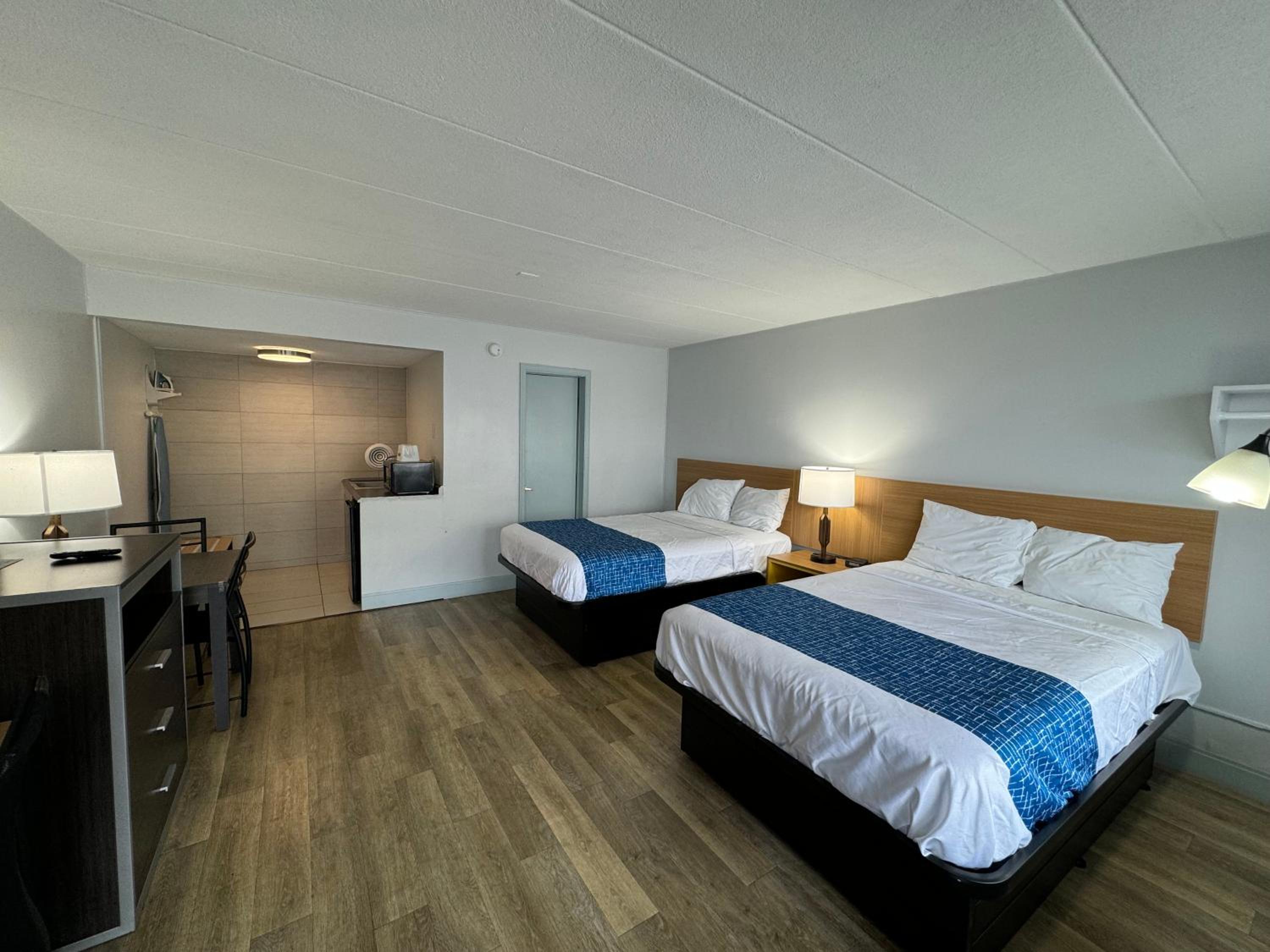 Deluxe Double Studio with Two Double Beds - Non-Smoking