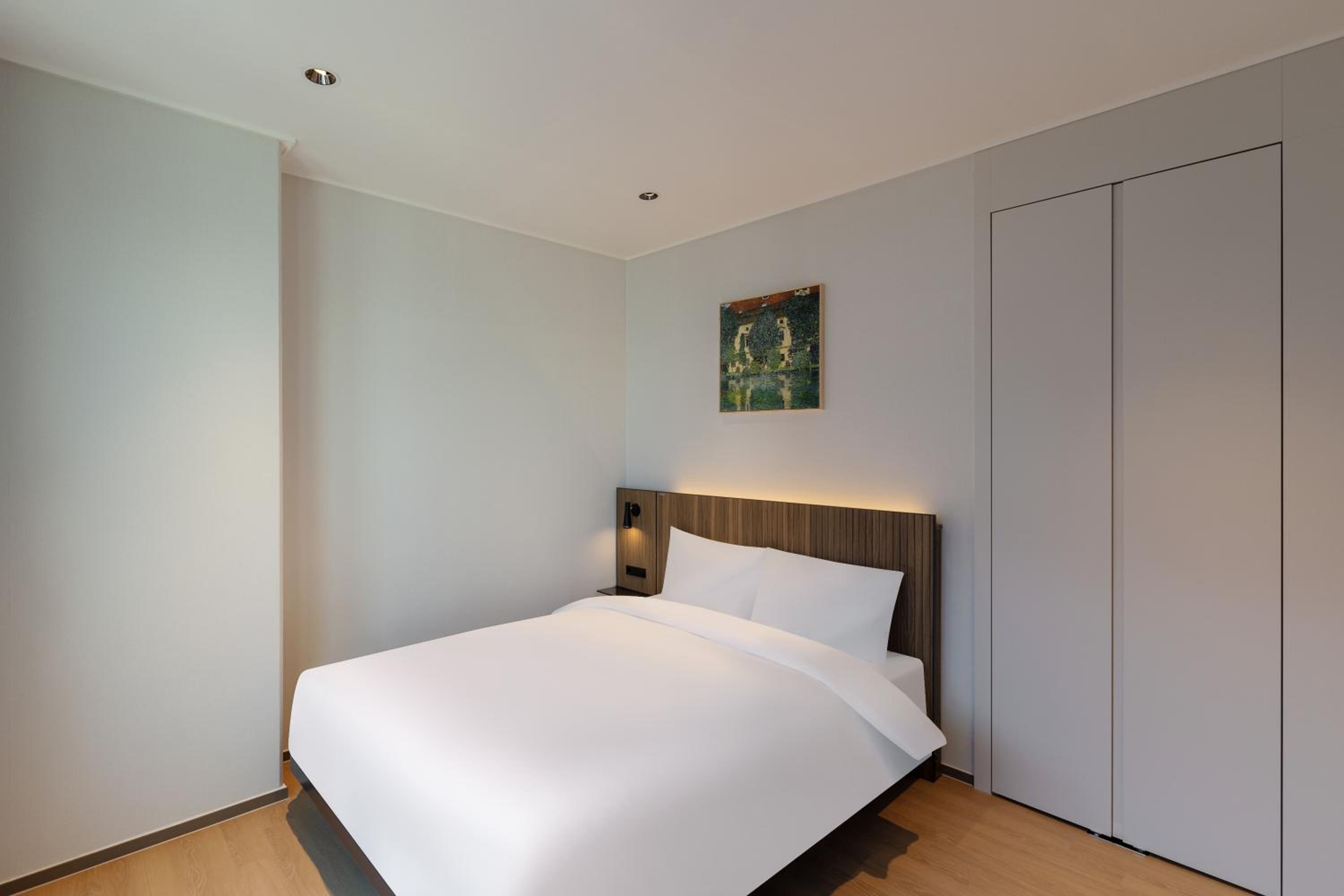 Royal Suite with Partial Ocean View  - Photo 8