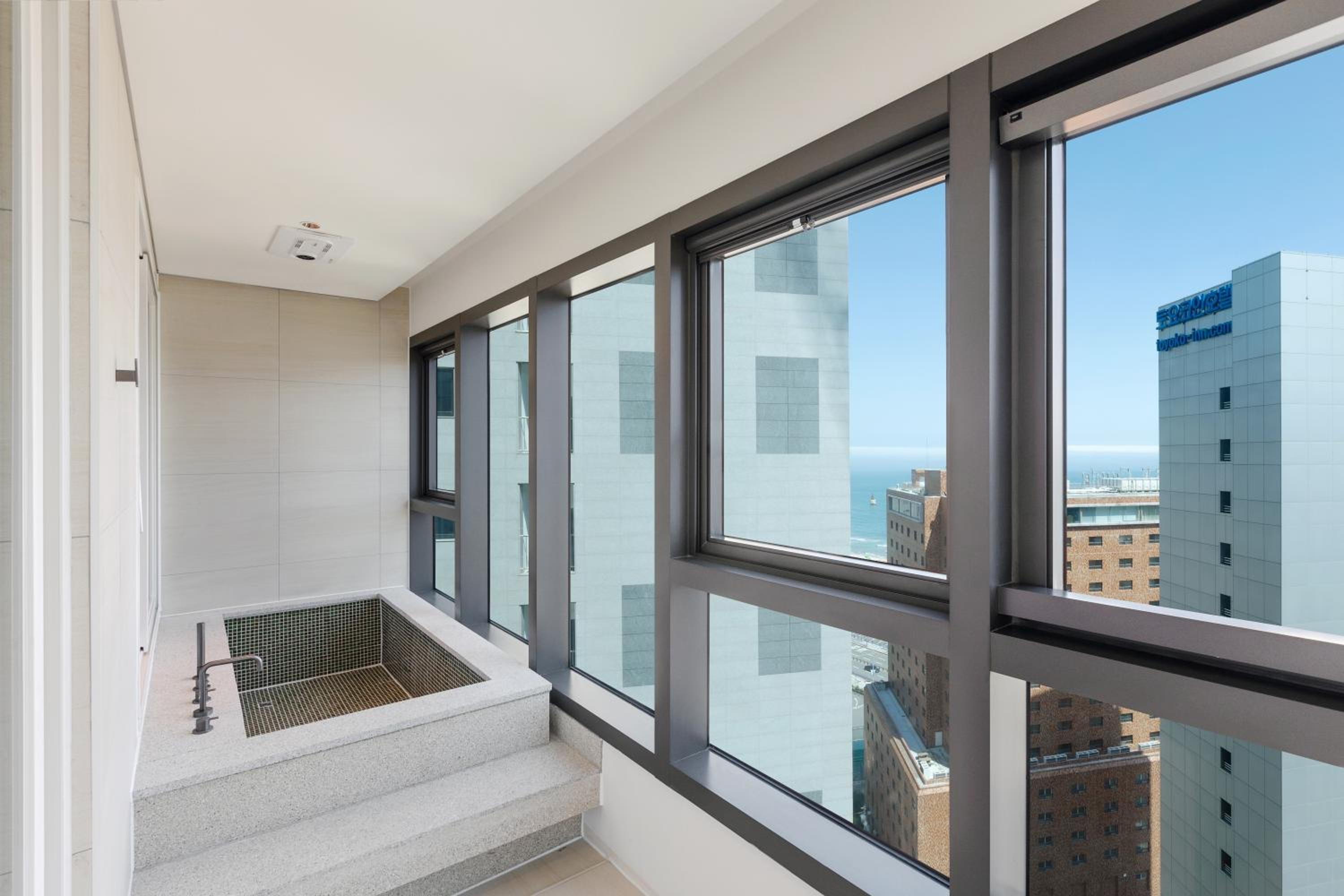 Royal Suite with Partial Ocean View  - Photo 7