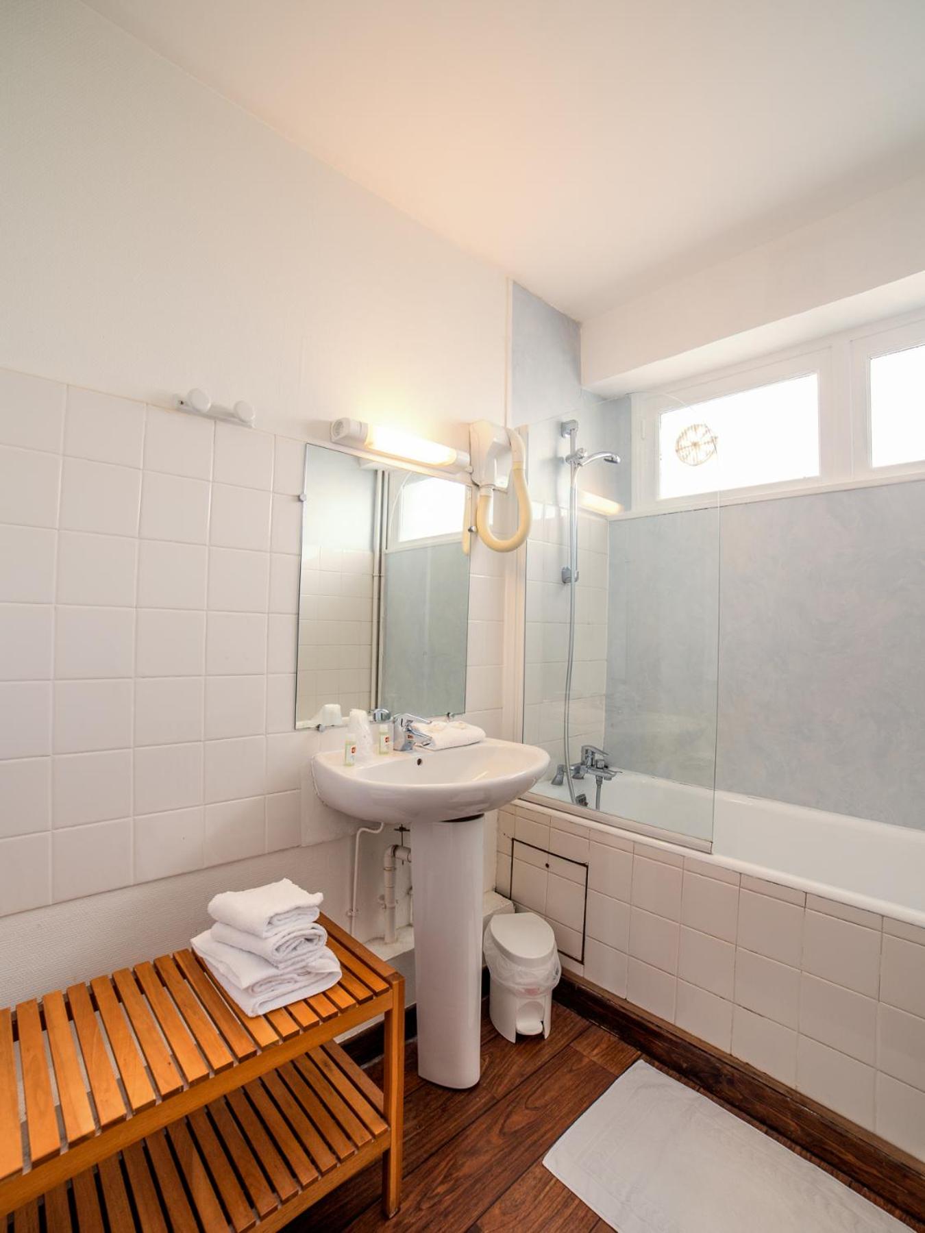 Superior Triple Room photo 2