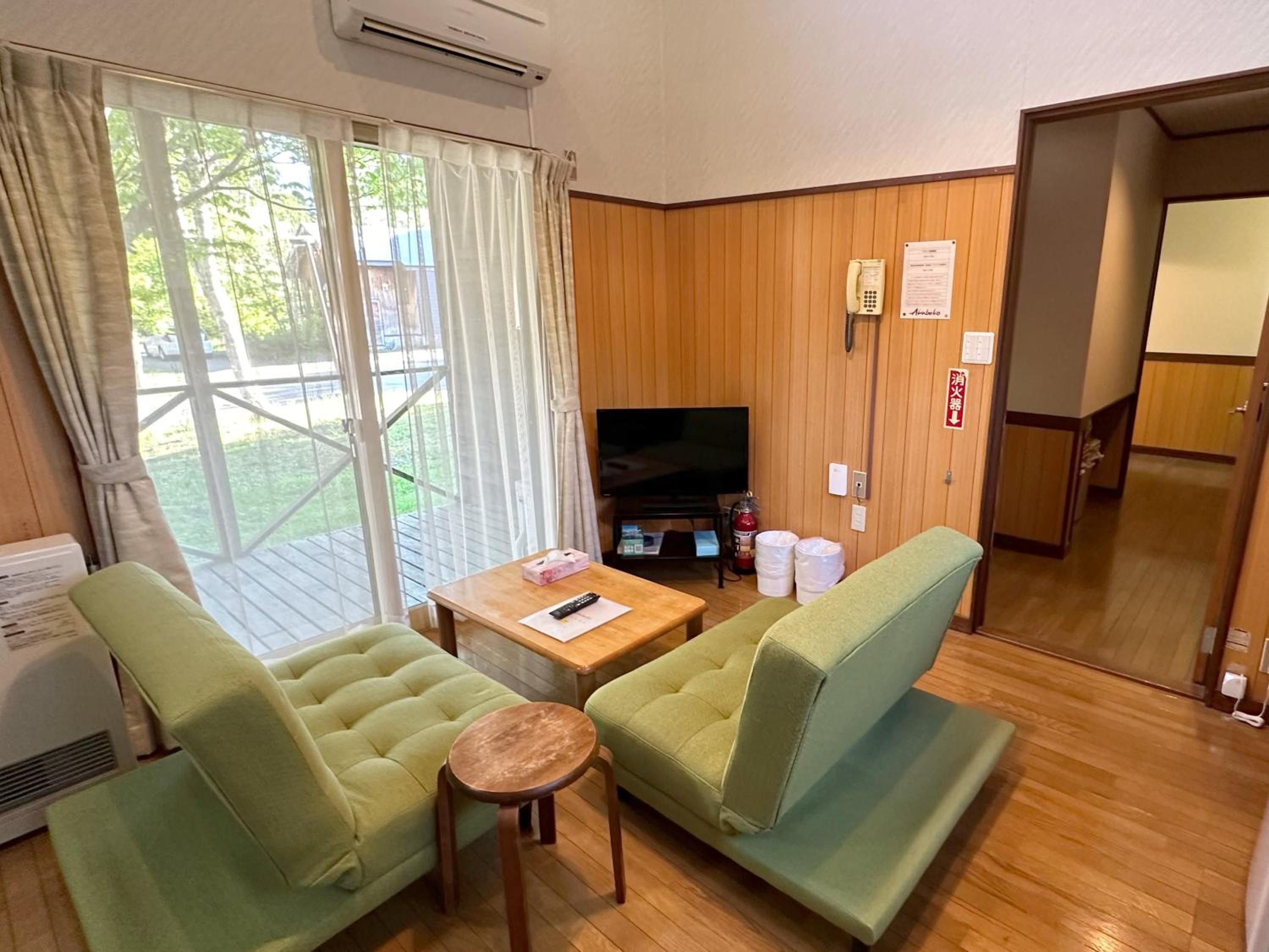 Standard Family Room - Pet Friendly photo 2