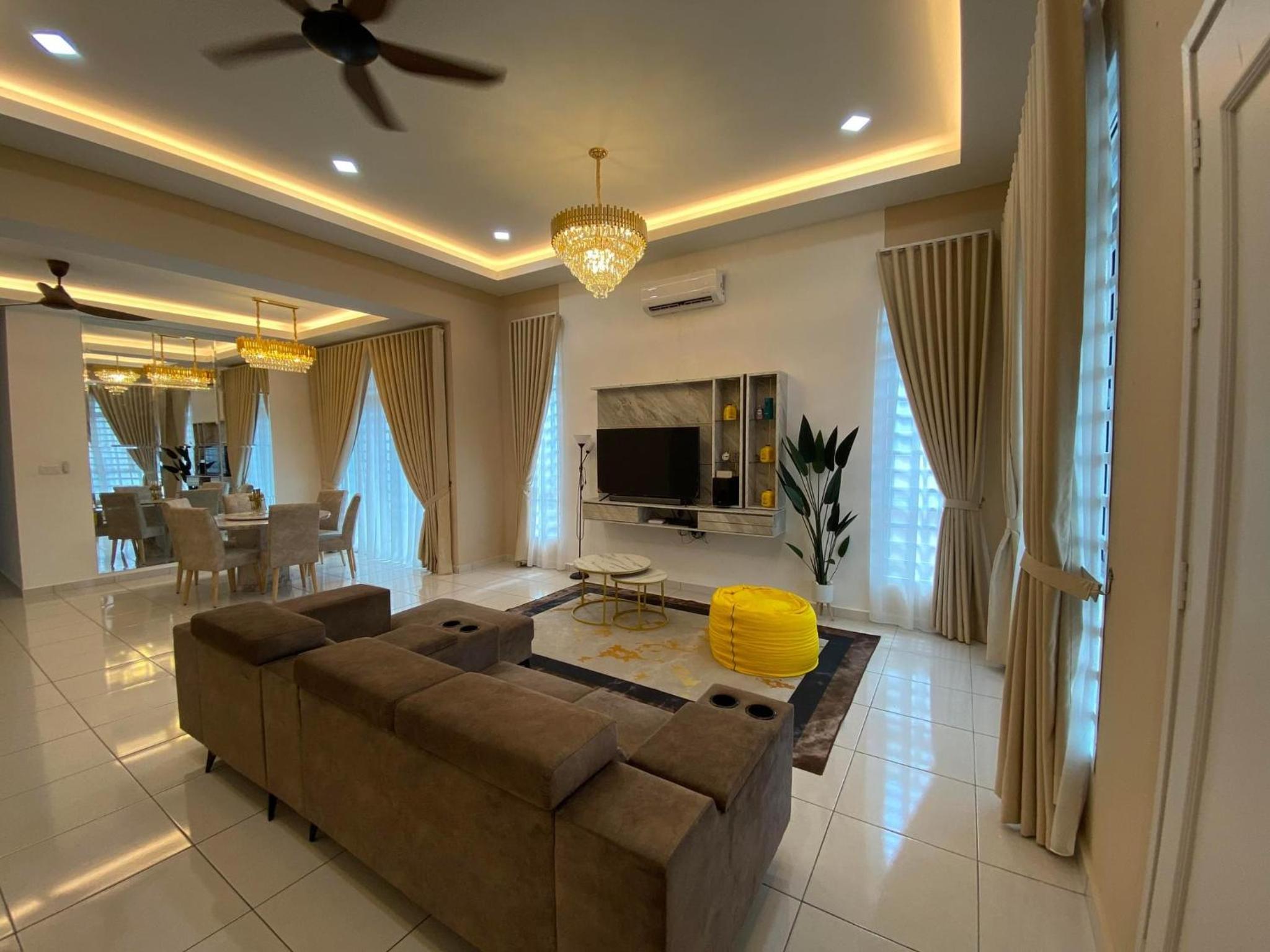 Four-Bedroom House photo 1