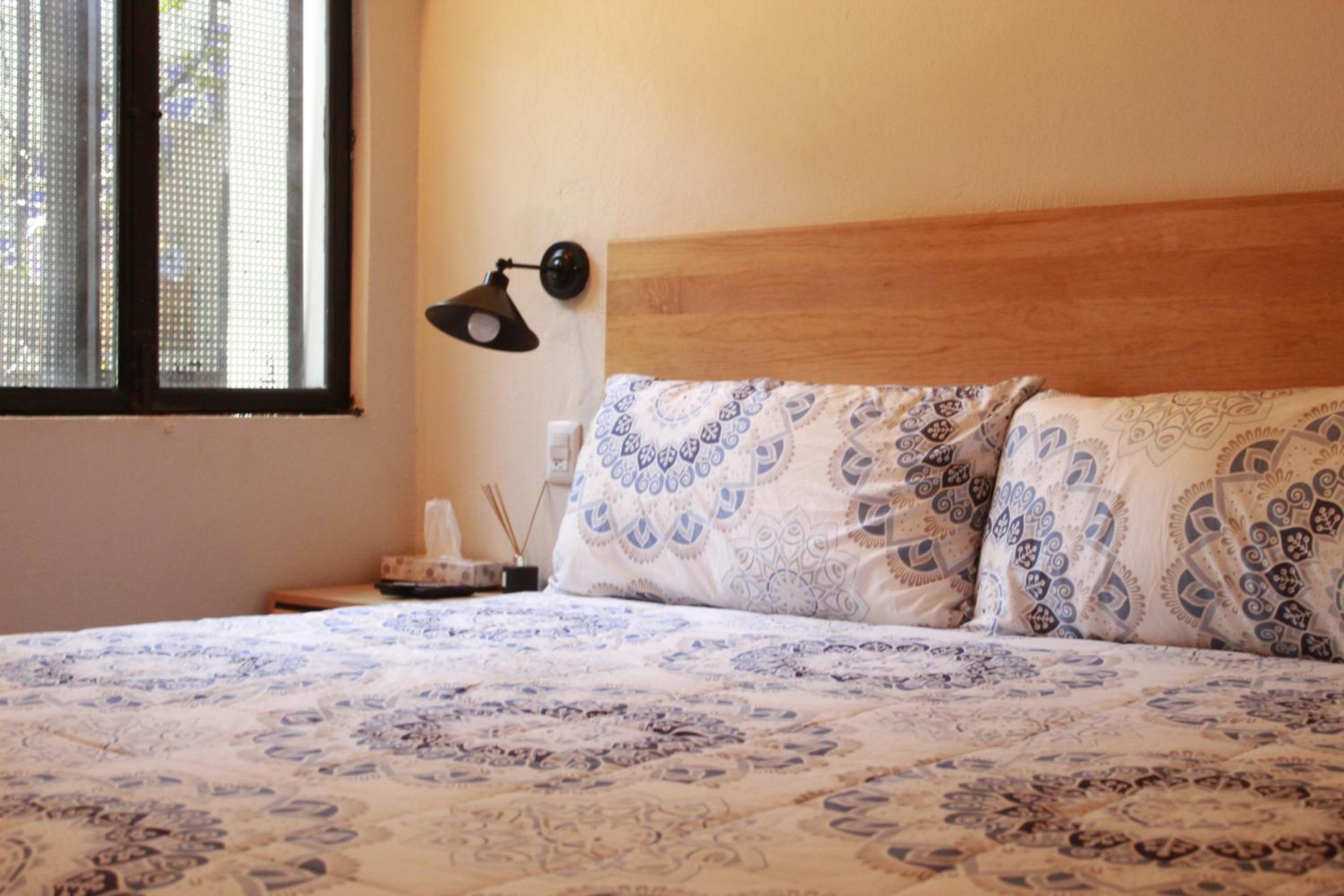 Double Room with Private Bathroom - Photo 9