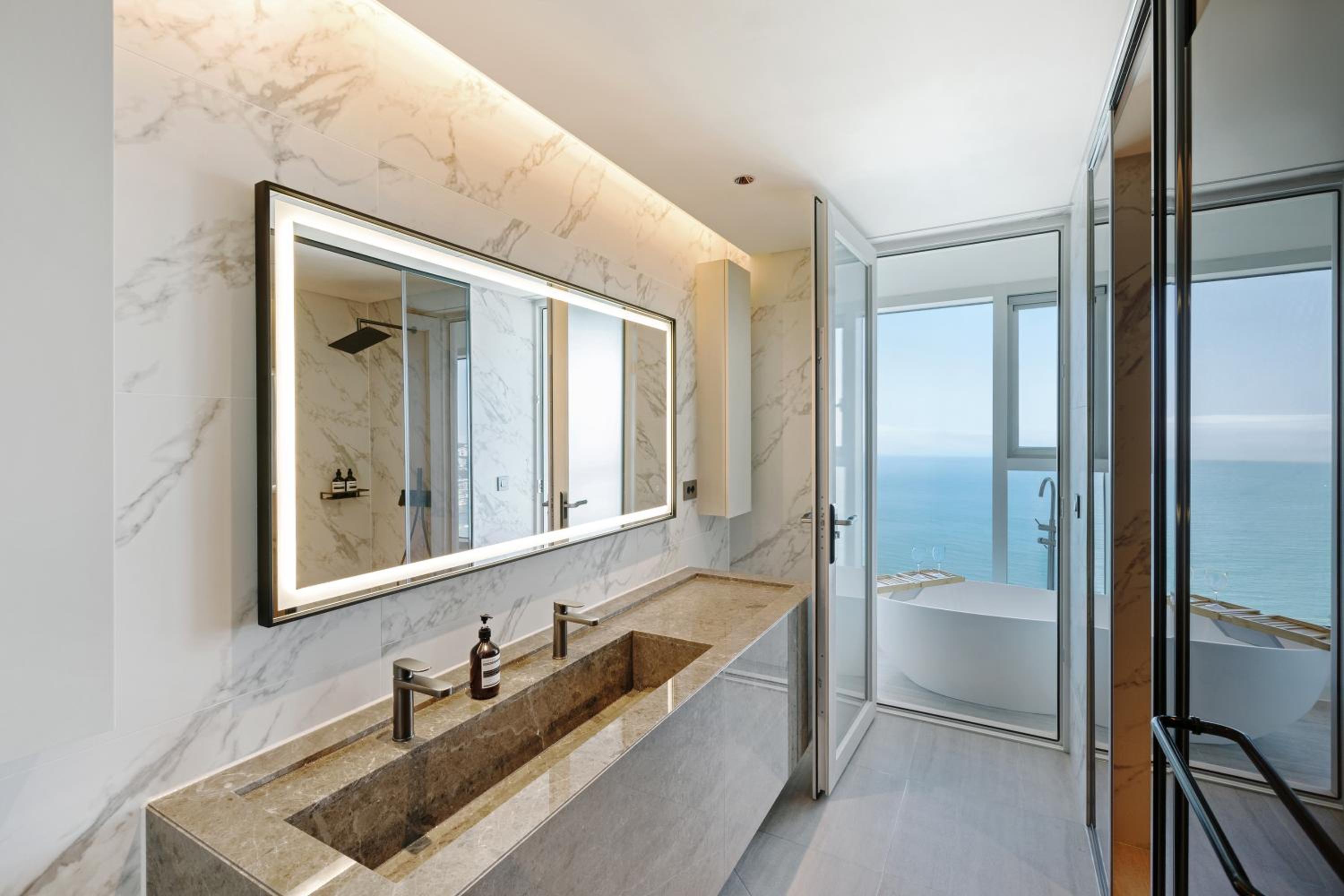 Panorama Suite Pent with Full Ocean View - Photo 6