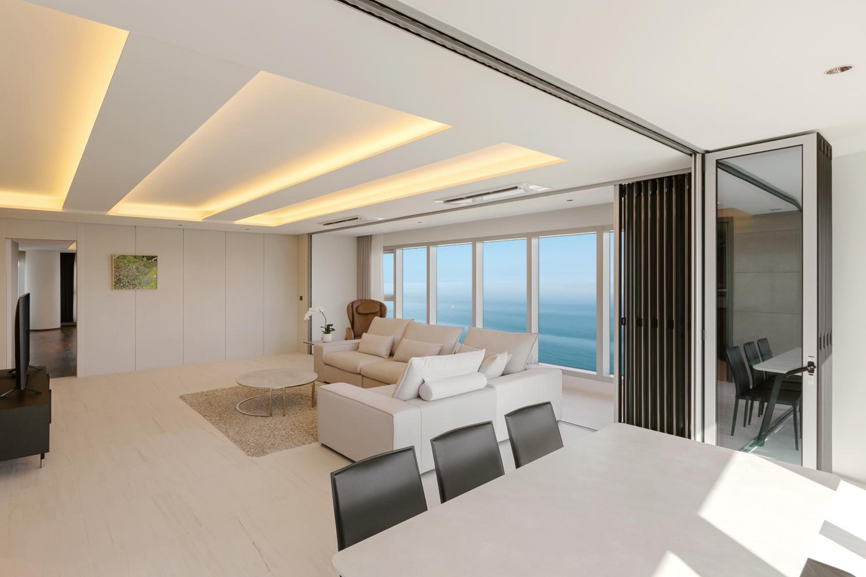 Panorama Suite Pent with Full Ocean View - Photo 7